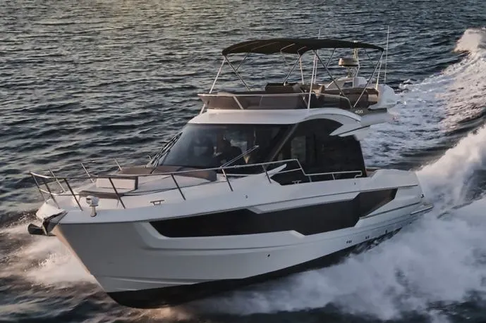 2024 Galeon 400 FLY Image Thumbnail #13