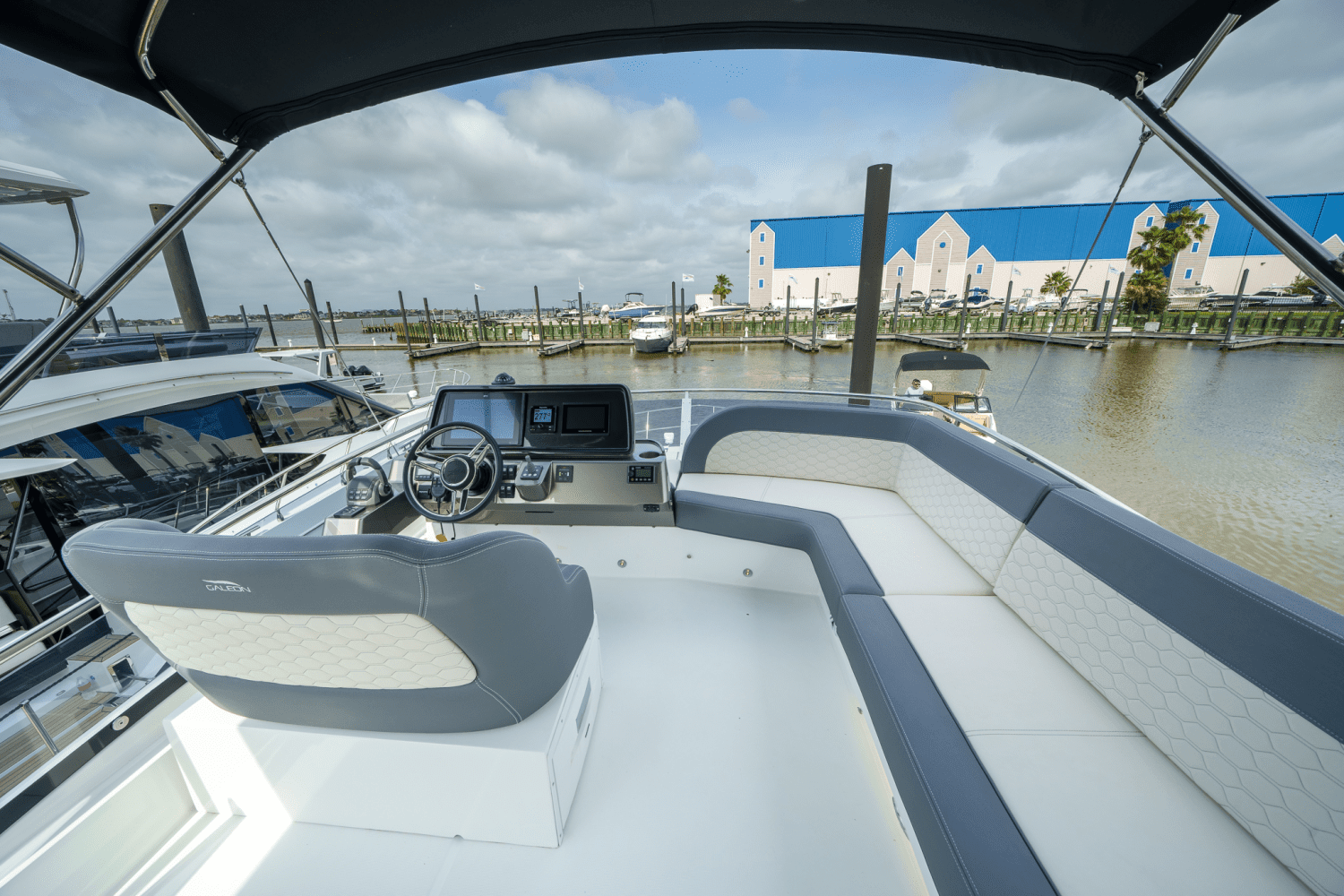 2024 Galeon 400 FLY Image Thumbnail #11