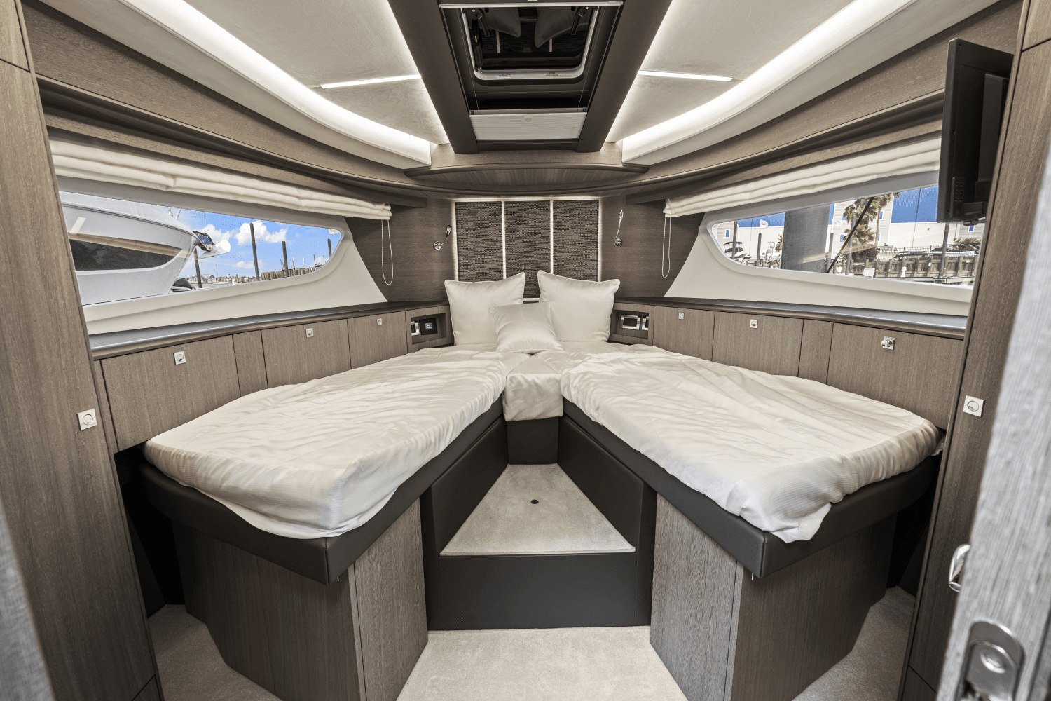 2024 Galeon 400 FLY Image Thumbnail #9