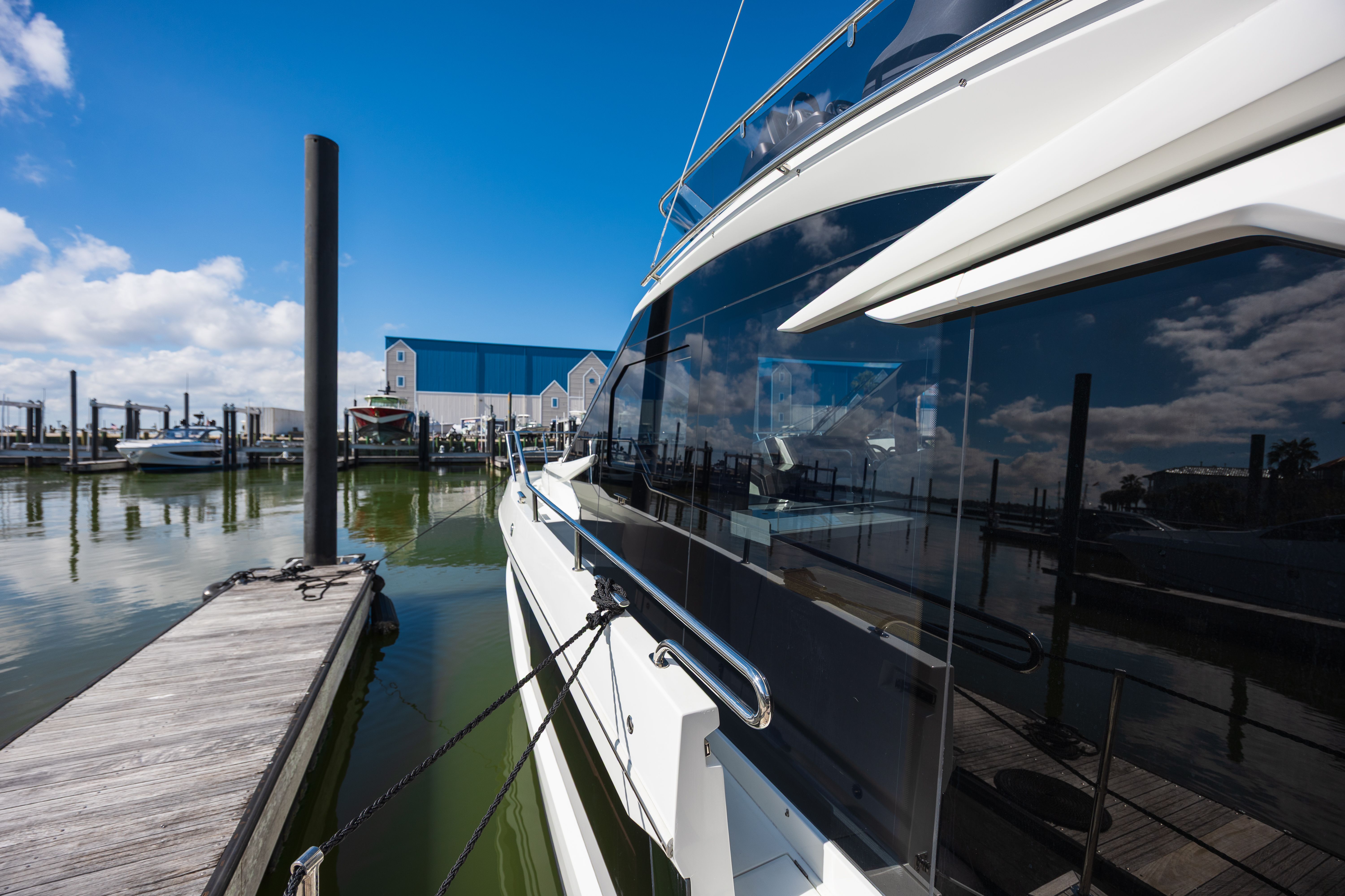 2024 Galeon 400 FLY Image Thumbnail #6