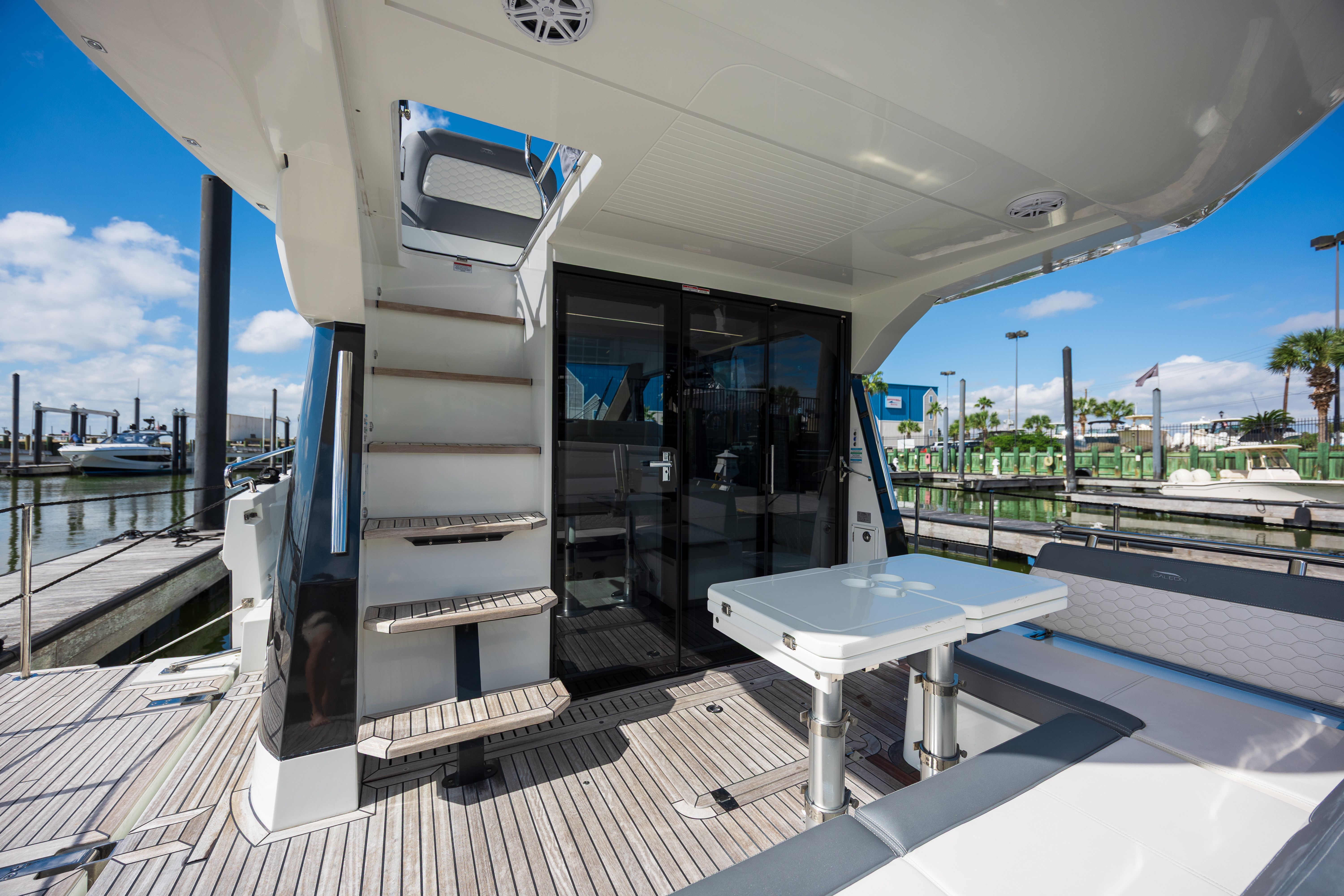 2024 Galeon 400 FLY Image Thumbnail #31