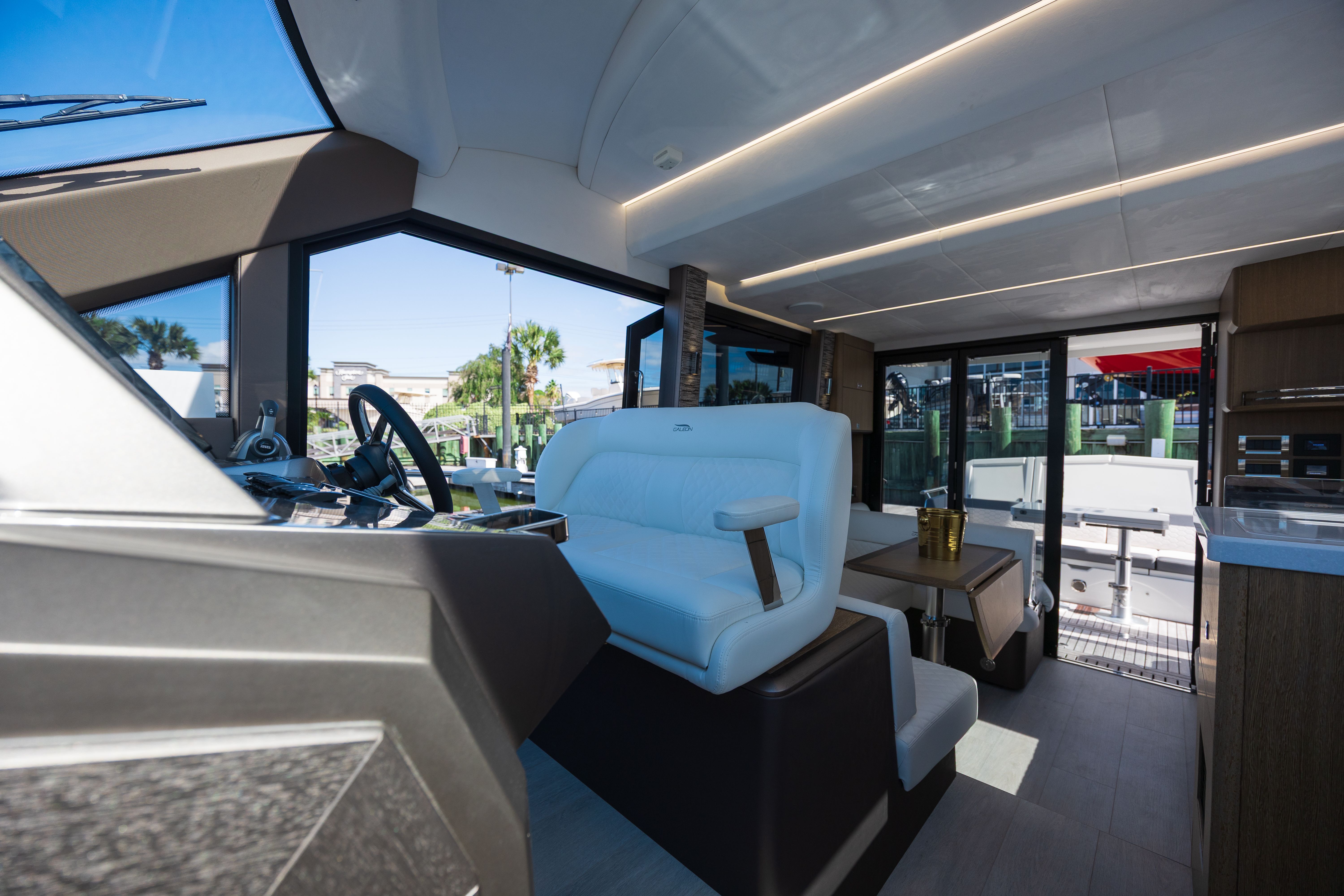 2024 Galeon 400 FLY Image Thumbnail #17