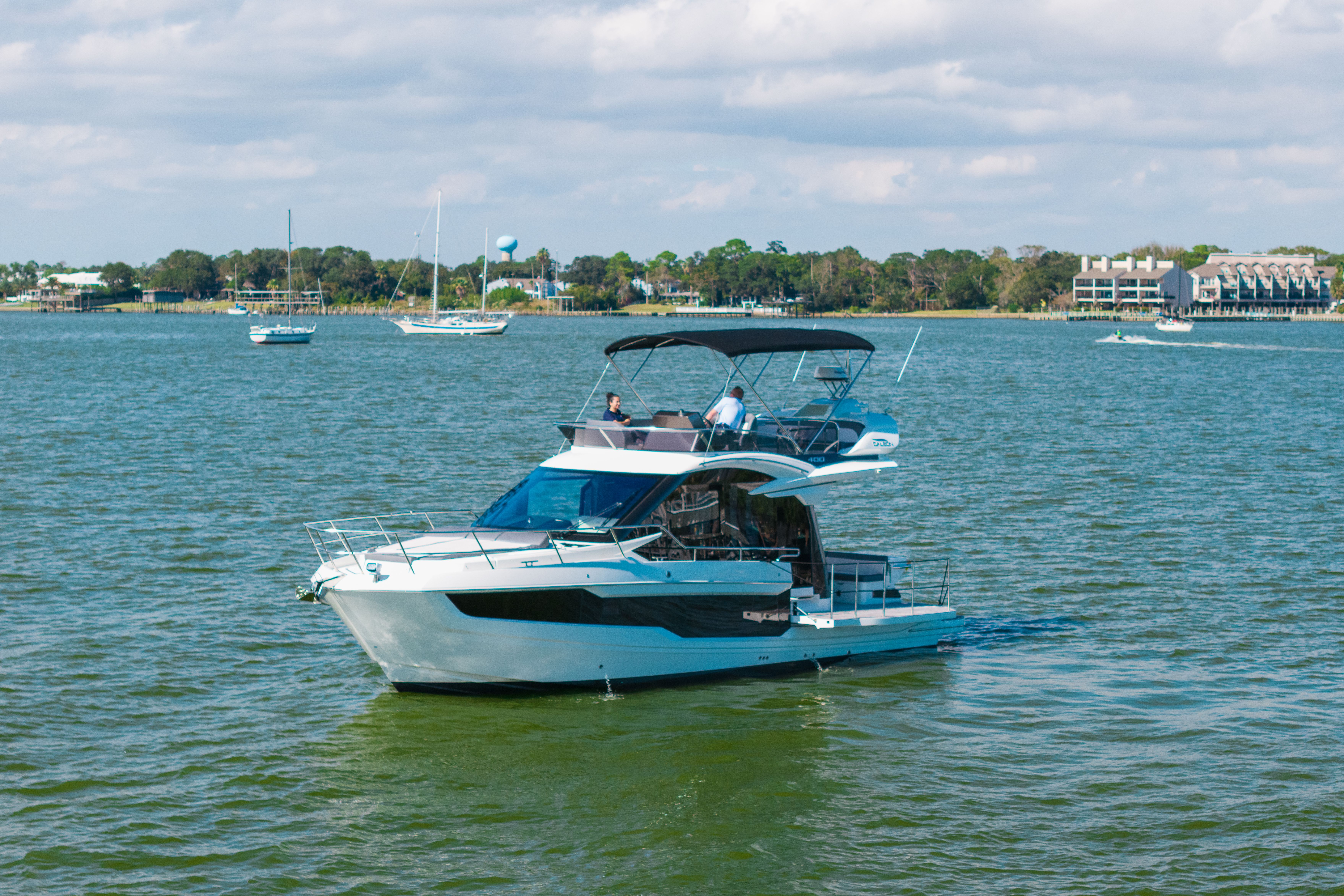 2024 Galeon 400 FLY Image Thumbnail #1