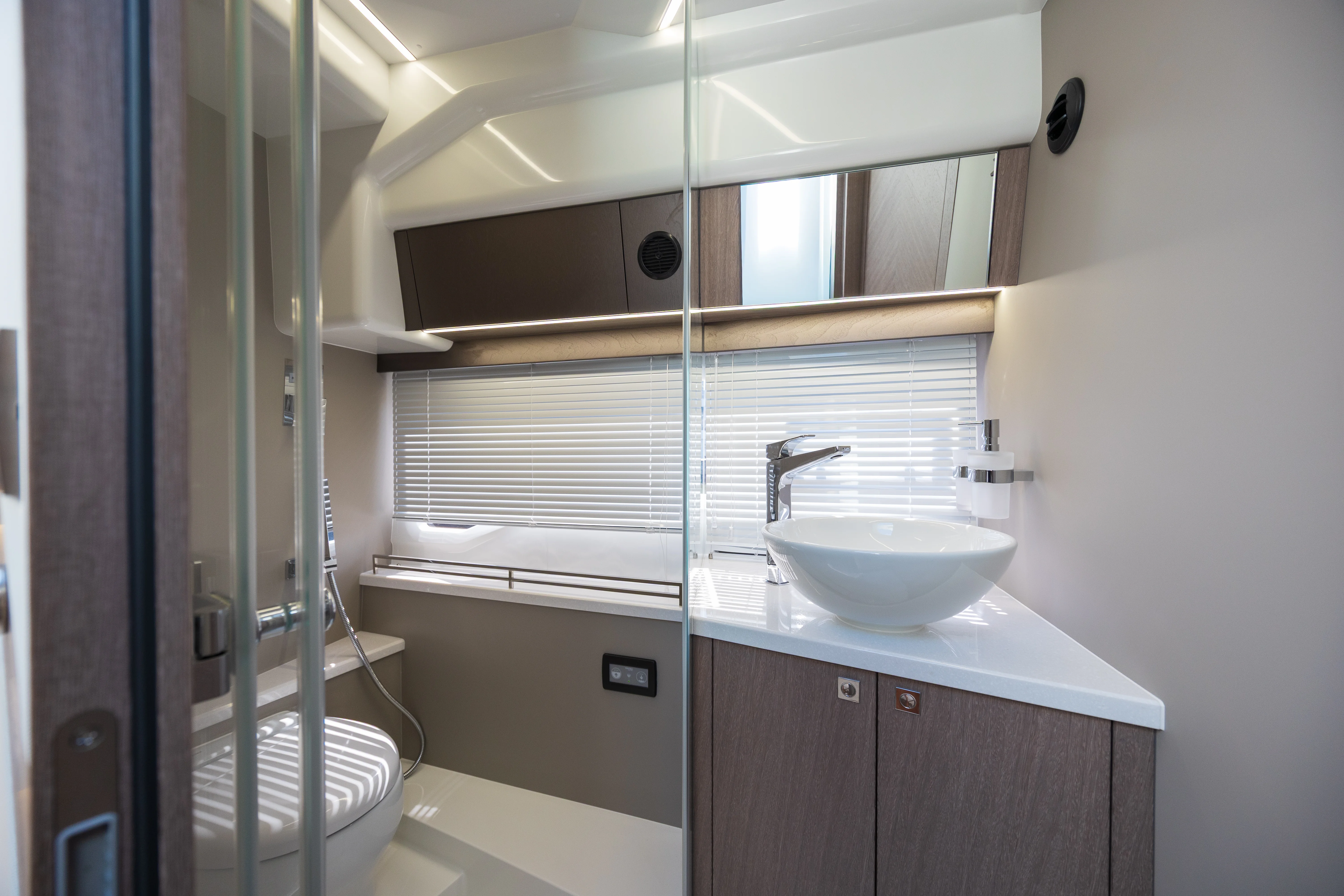 2024 Galeon 400 FLY Image Thumbnail #22