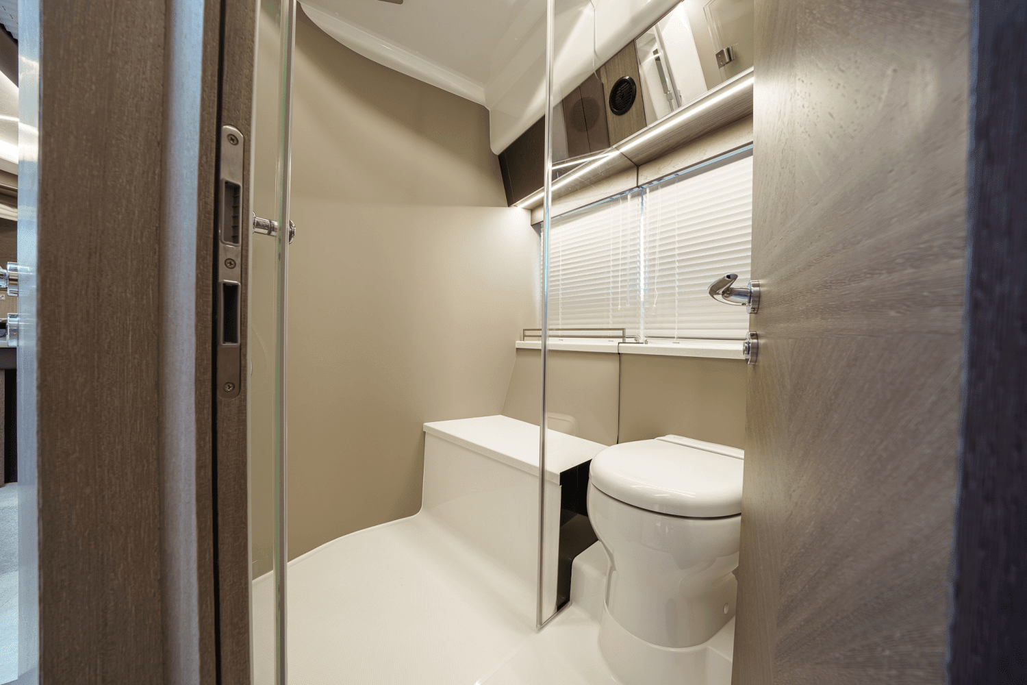 2024 Galeon 400 FLY Image Thumbnail #19