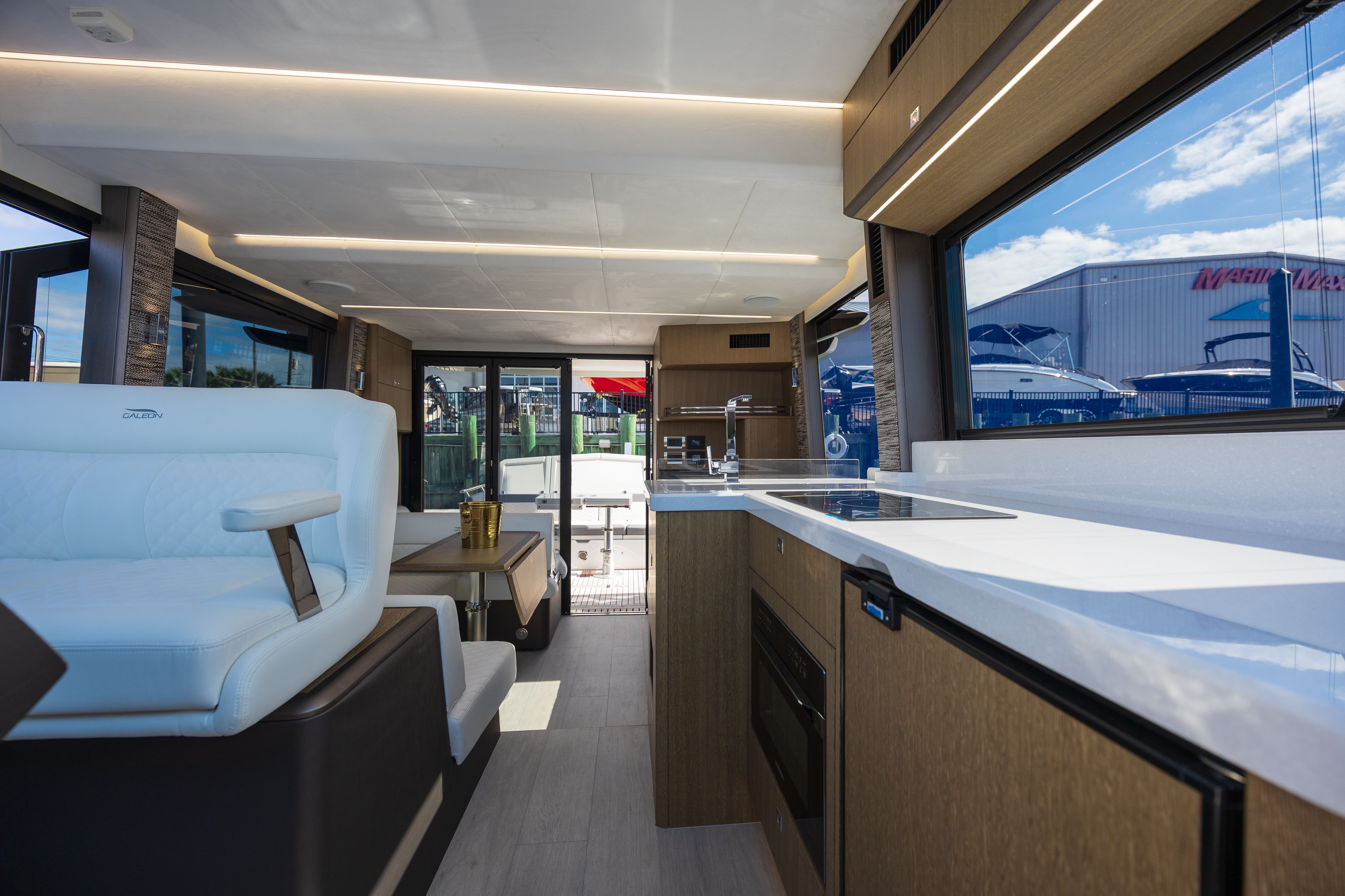 2024 Galeon 400 FLY Image Thumbnail #15