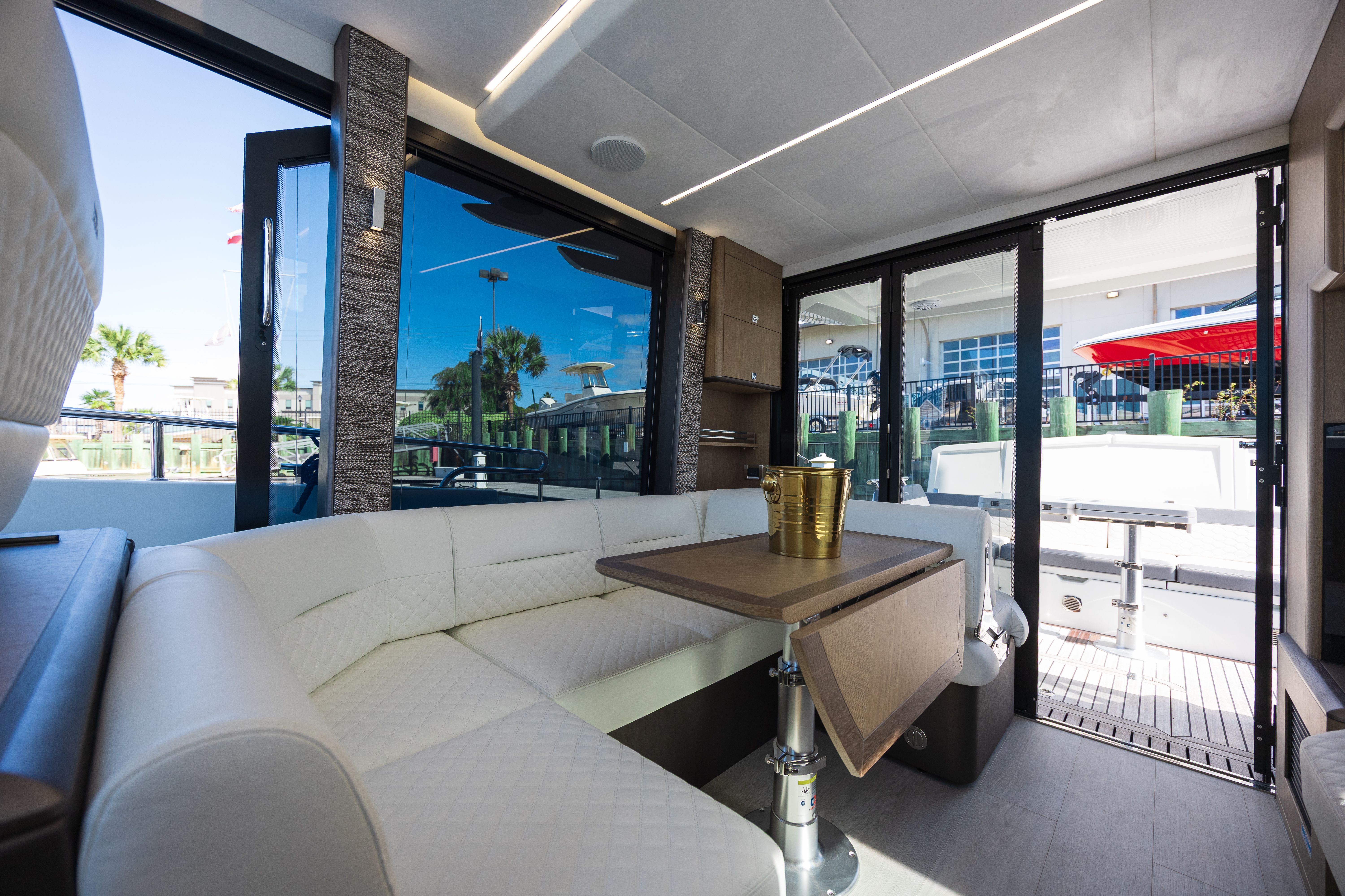 2024 Galeon 400 FLY Image Thumbnail #18