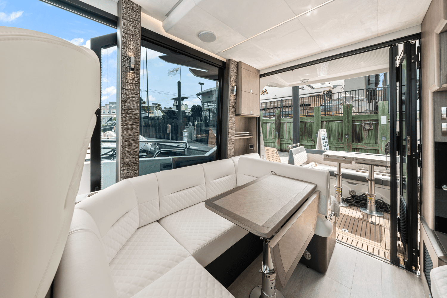 2024 Galeon 400 FLY Image Thumbnail #5