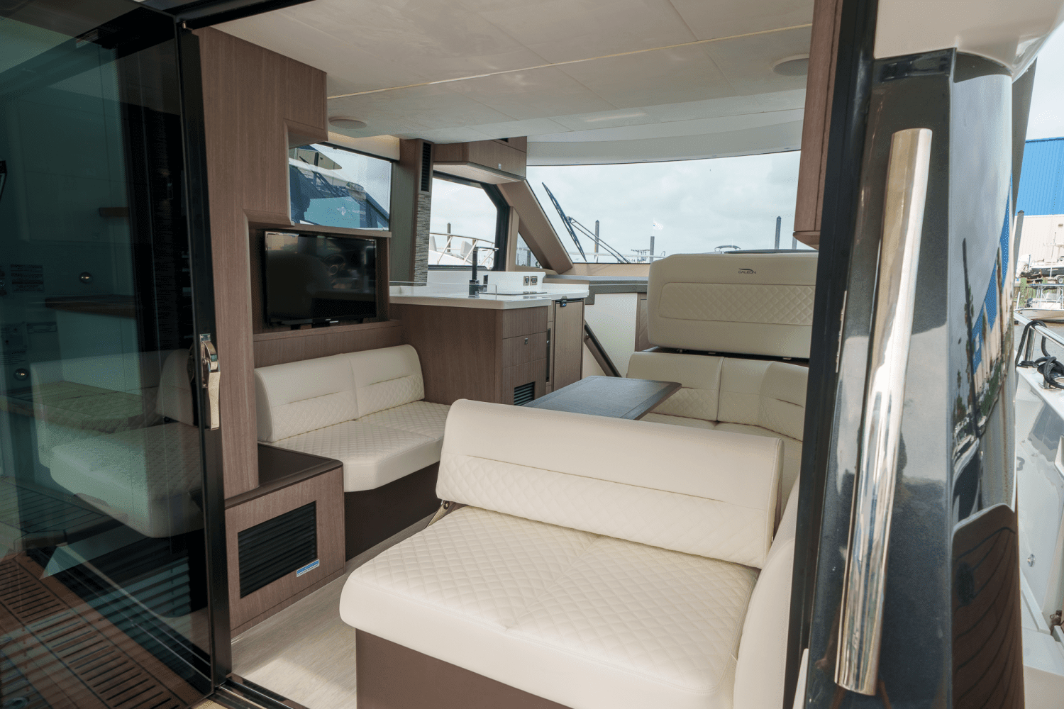2024 Galeon 400 FLY Image Thumbnail #16