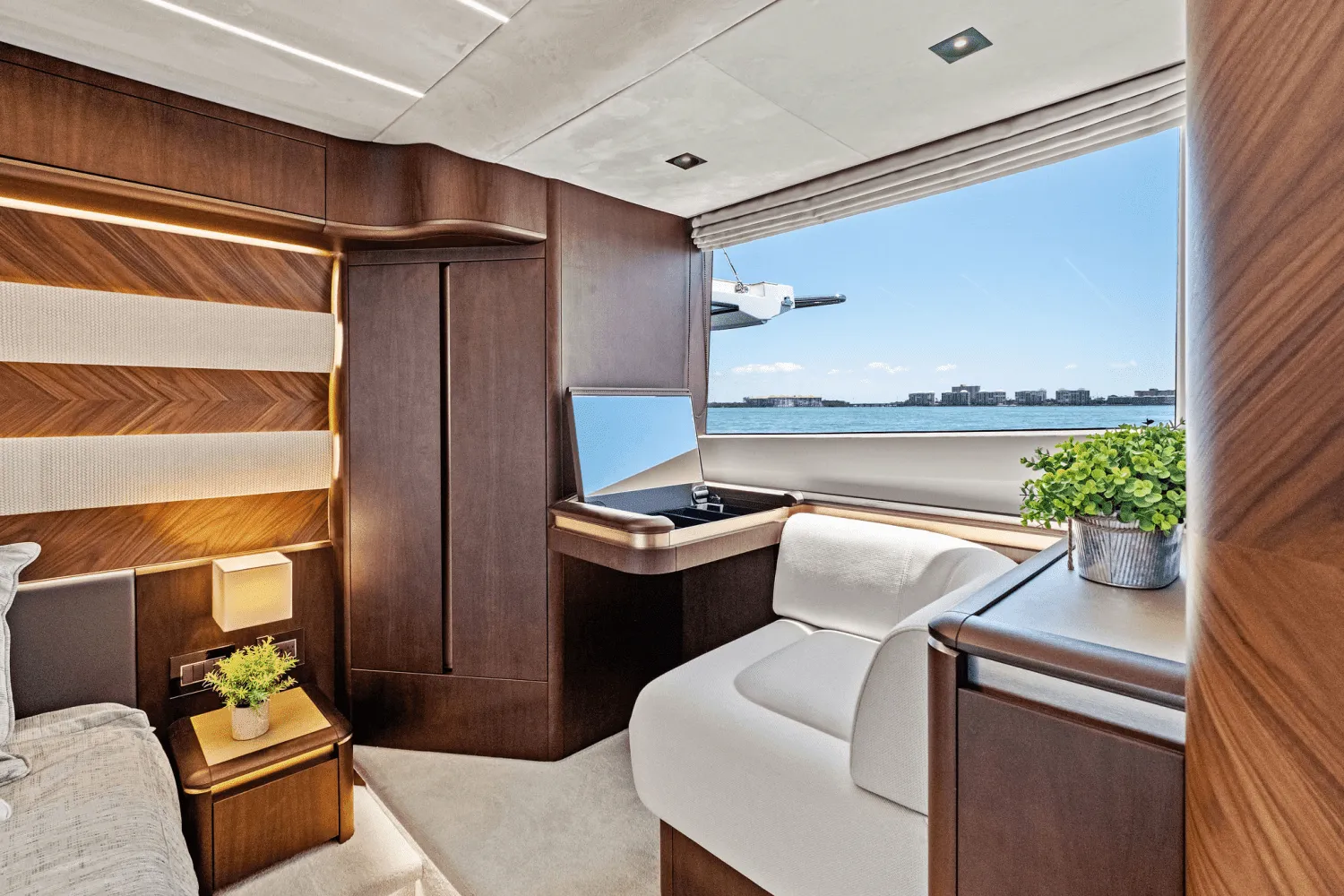 2025 Galeon 560 FLY Image Thumbnail #68