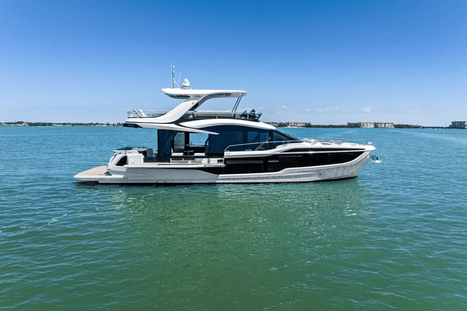 2025 Galeon 560 FLY Image Thumbnail #5
