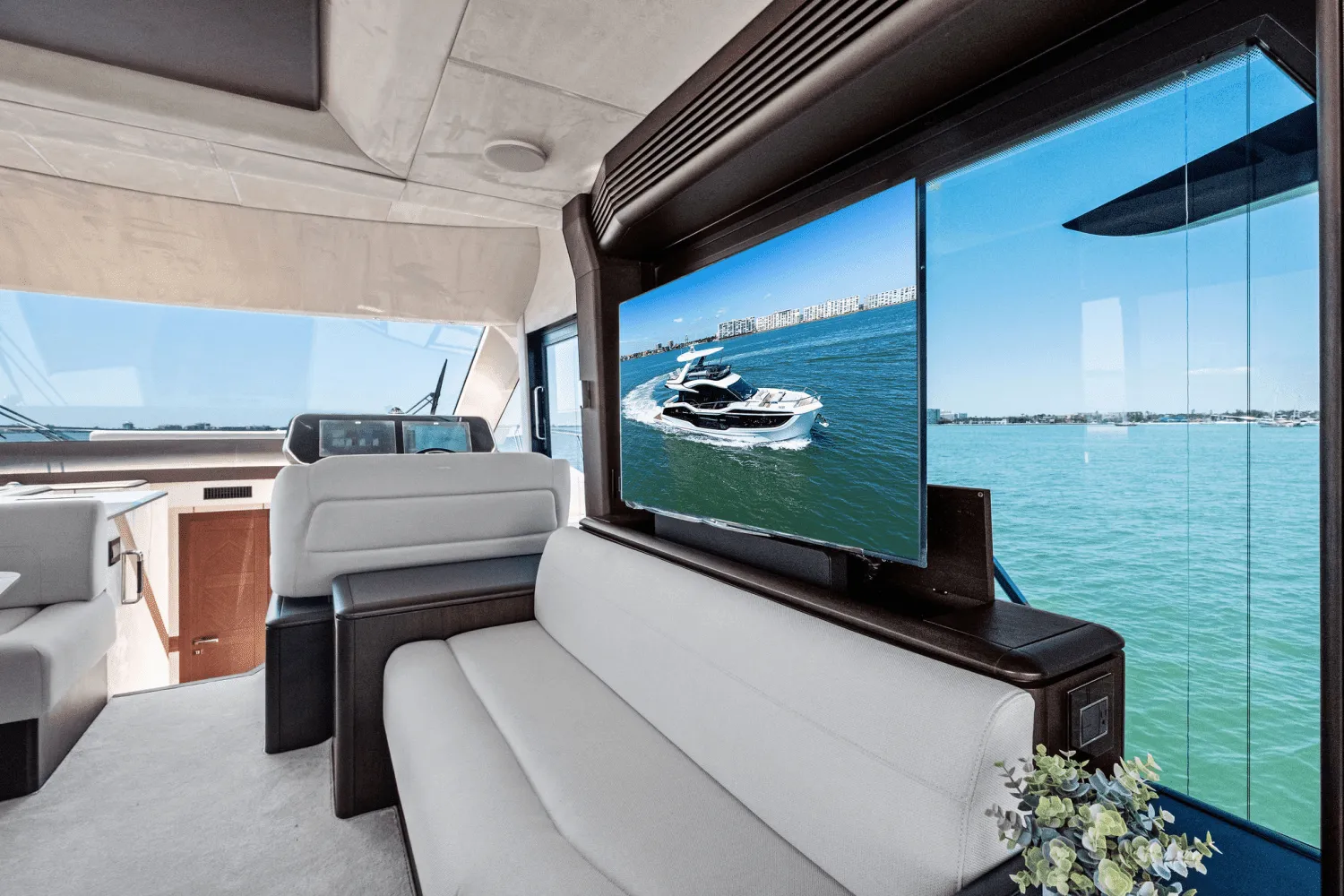 2025 Galeon 560 FLY Image Thumbnail #38