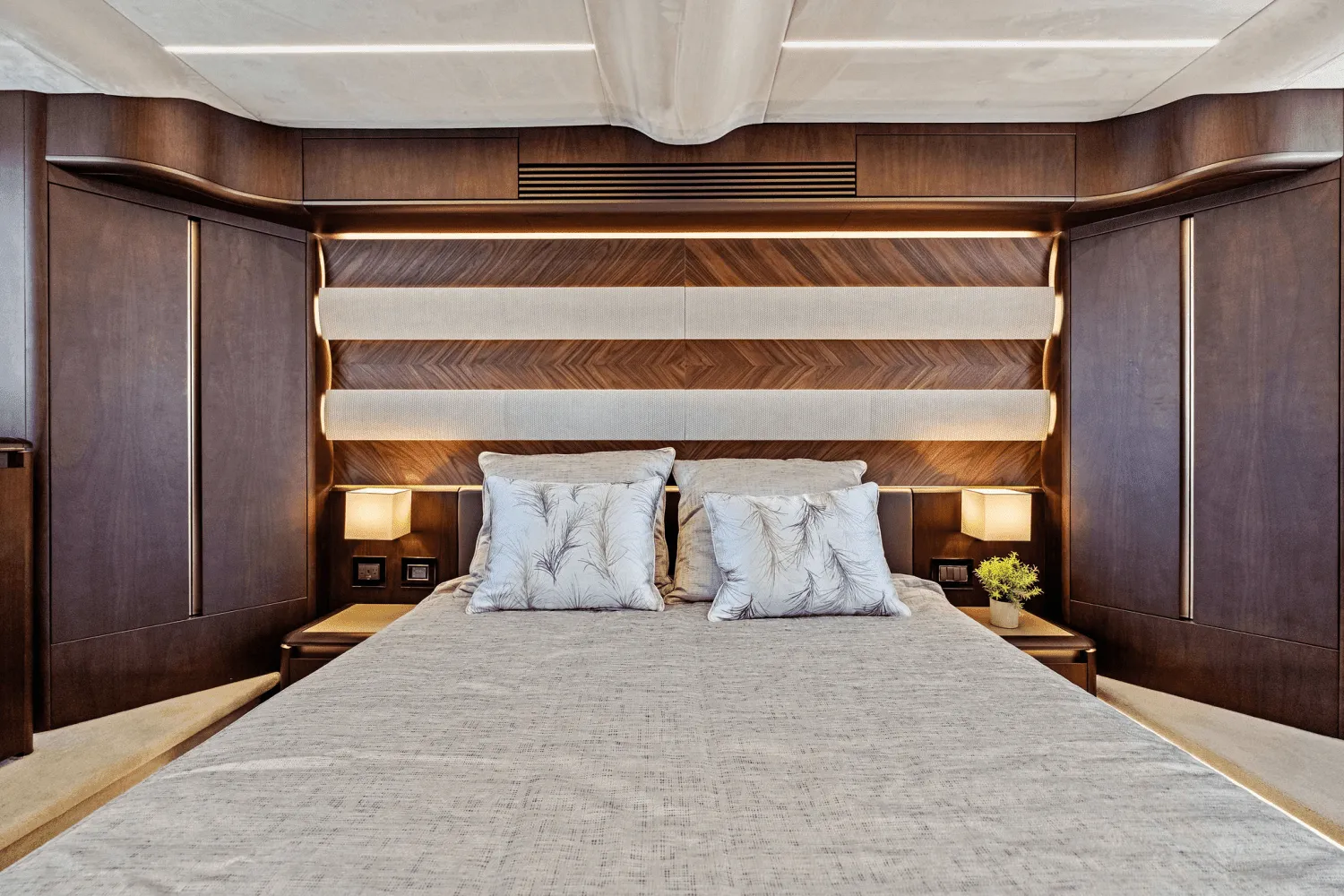 2025 Galeon 560 FLY Image Thumbnail #66