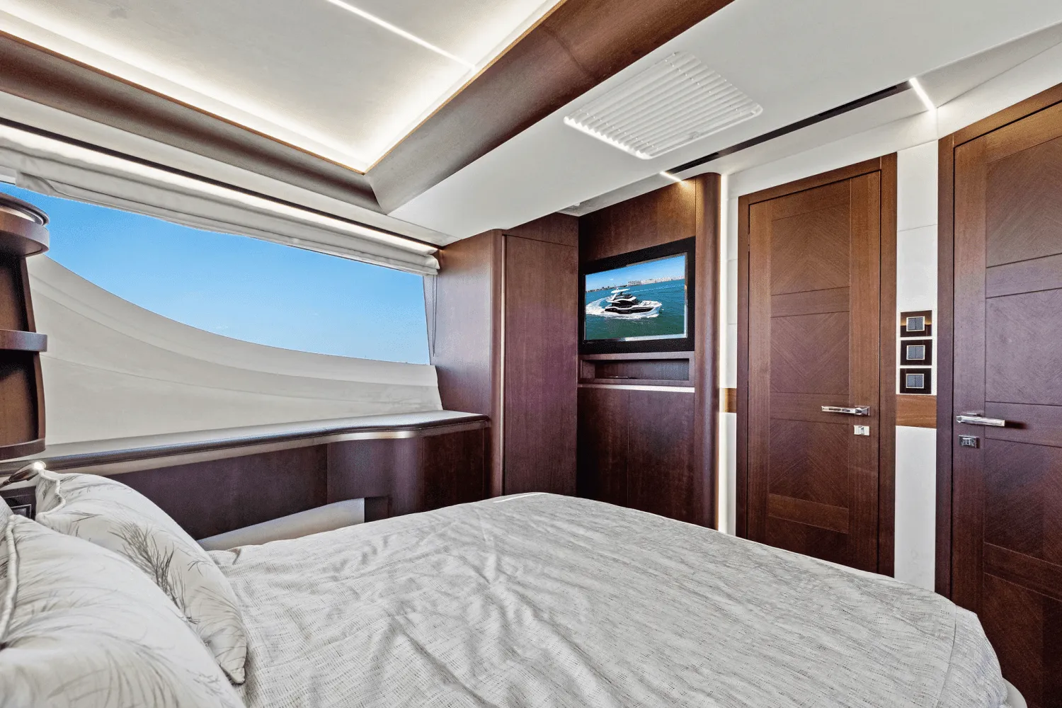 2025 Galeon 560 FLY Image Thumbnail #61