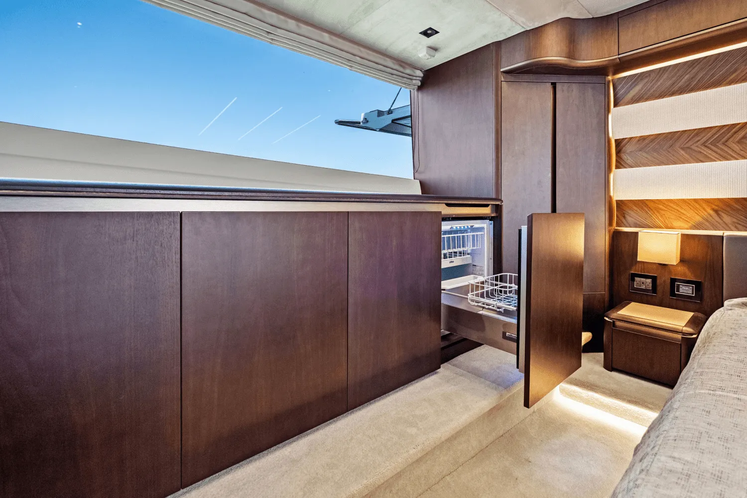 2025 Galeon 560 FLY Image Thumbnail #71