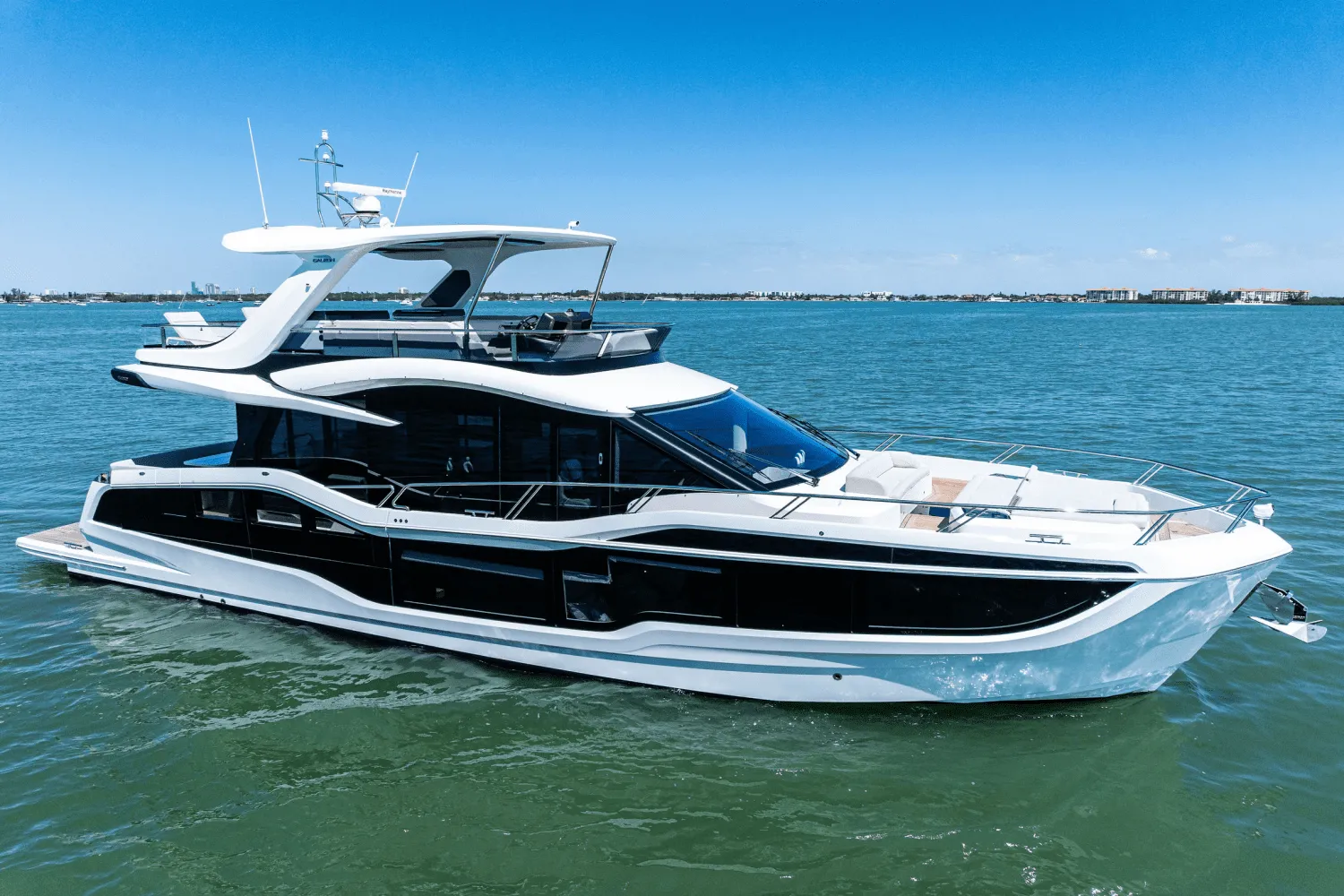 2025 Galeon 560 FLY Image Thumbnail #2