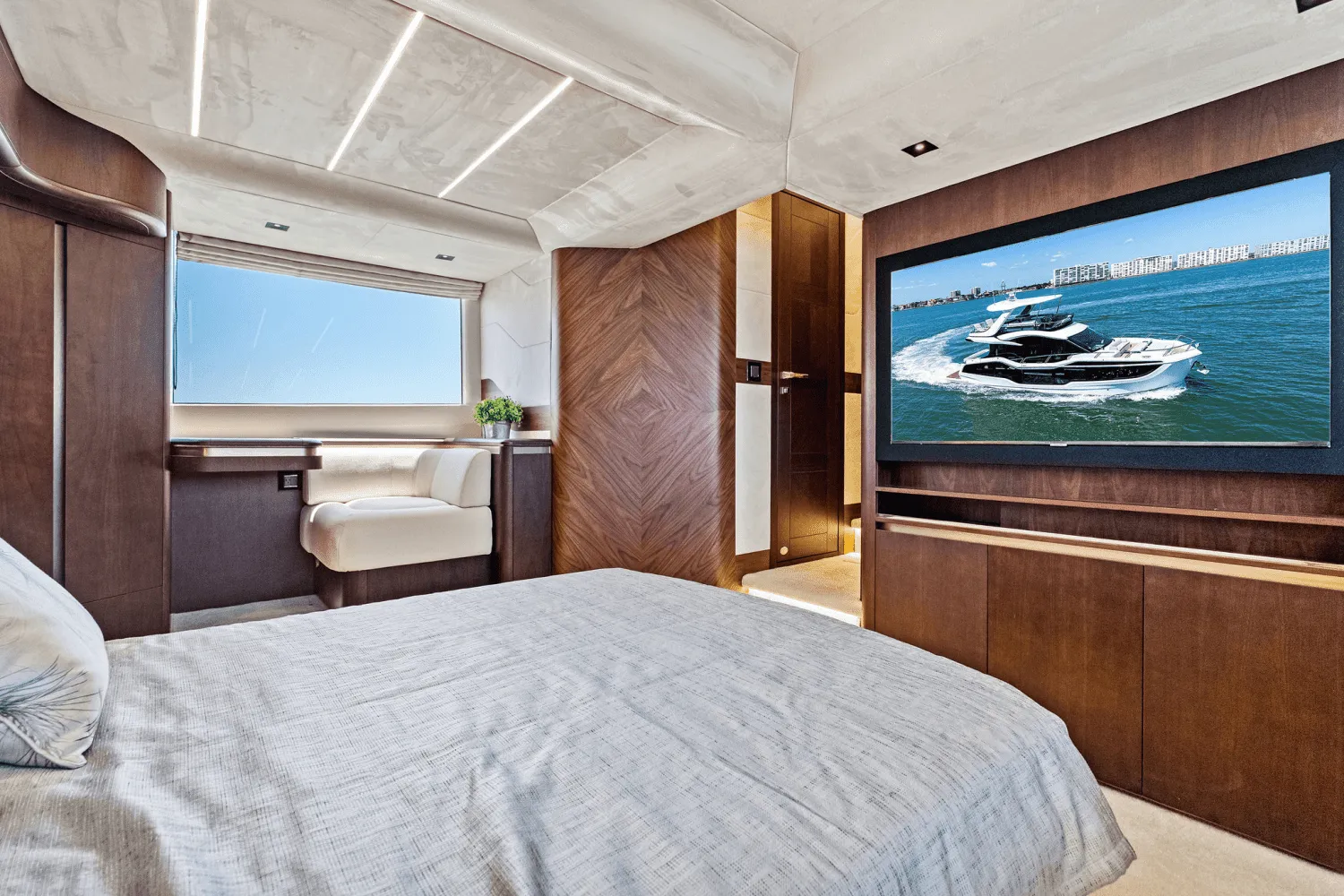 2025 Galeon 560 FLY Image Thumbnail #72
