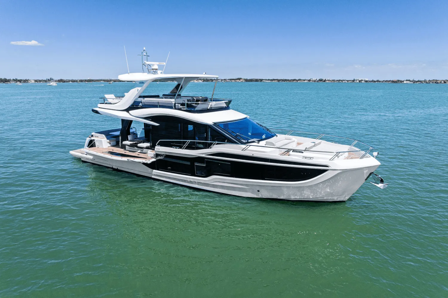 2025 Galeon 560 FLY Image Thumbnail #6