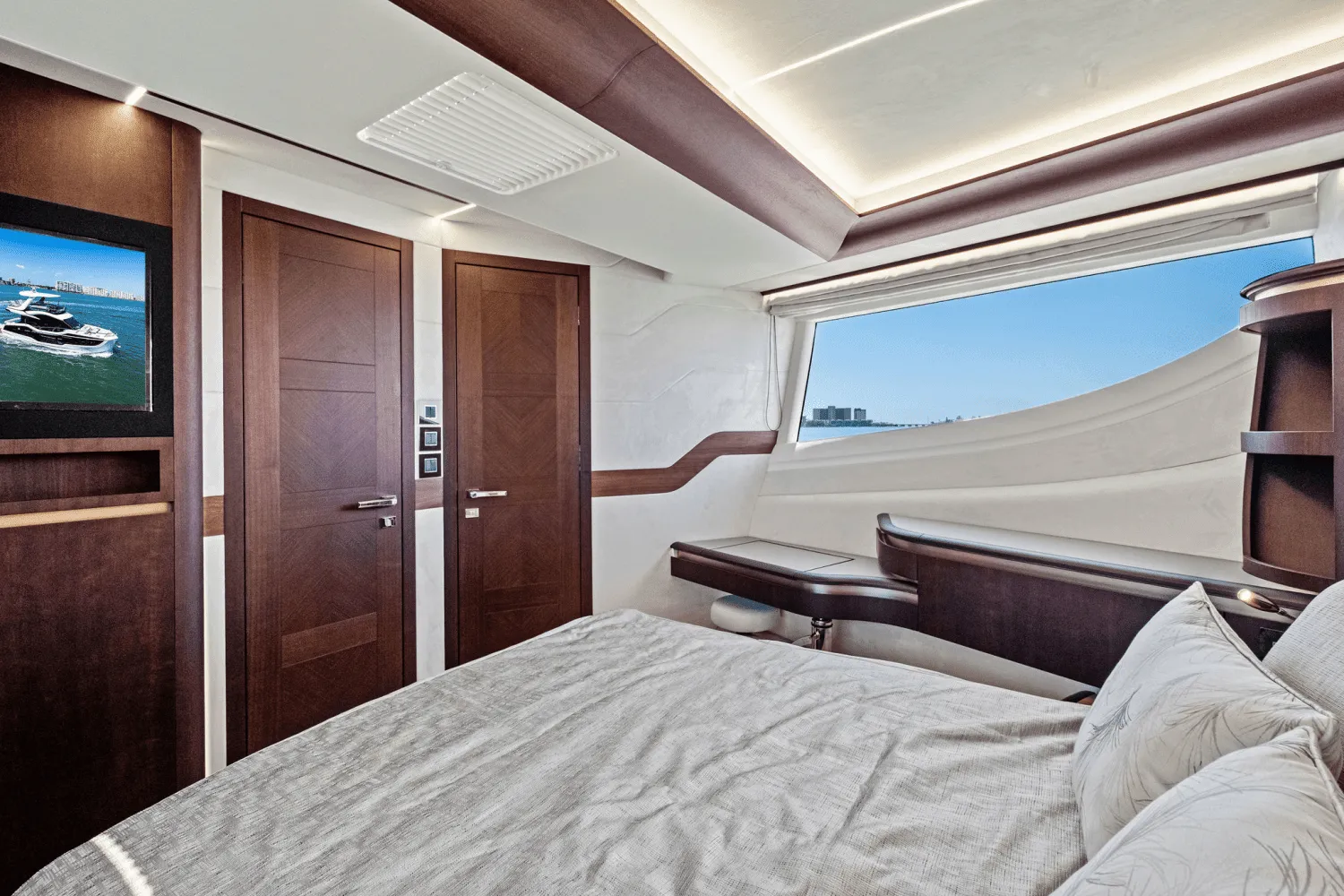 2025 Galeon 560 FLY Image Thumbnail #62