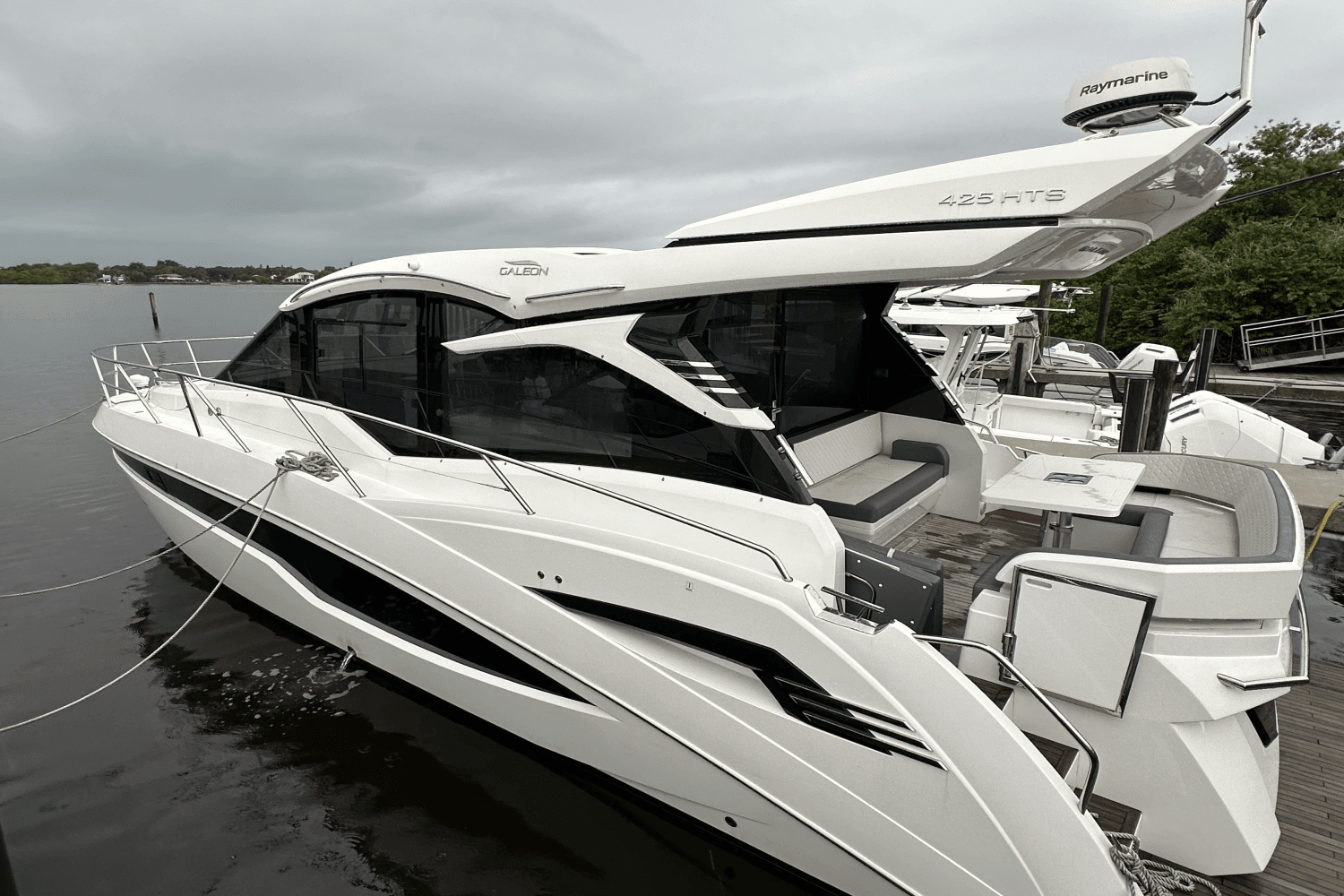 Thumbnail 3 for 2024 Galeon 425 HTS