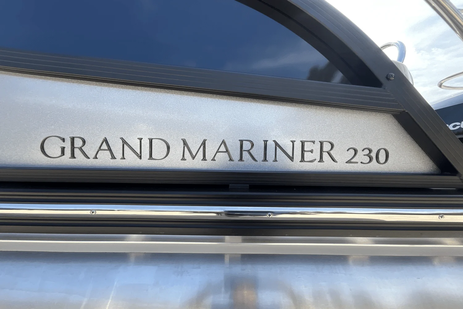 2023 Harris
                                                             Grand Mariner 230 Image Thumbnail #3
