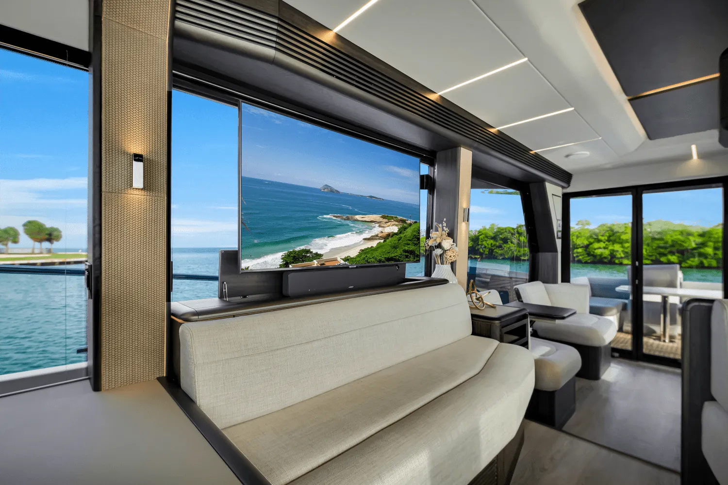 2025 Galeon 560 FLY Image Thumbnail #33