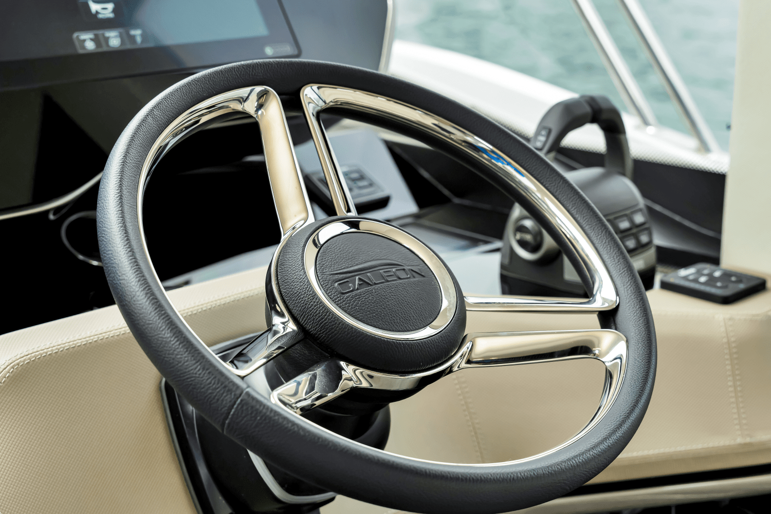 2025 Galeon 560 FLY Image Thumbnail #12