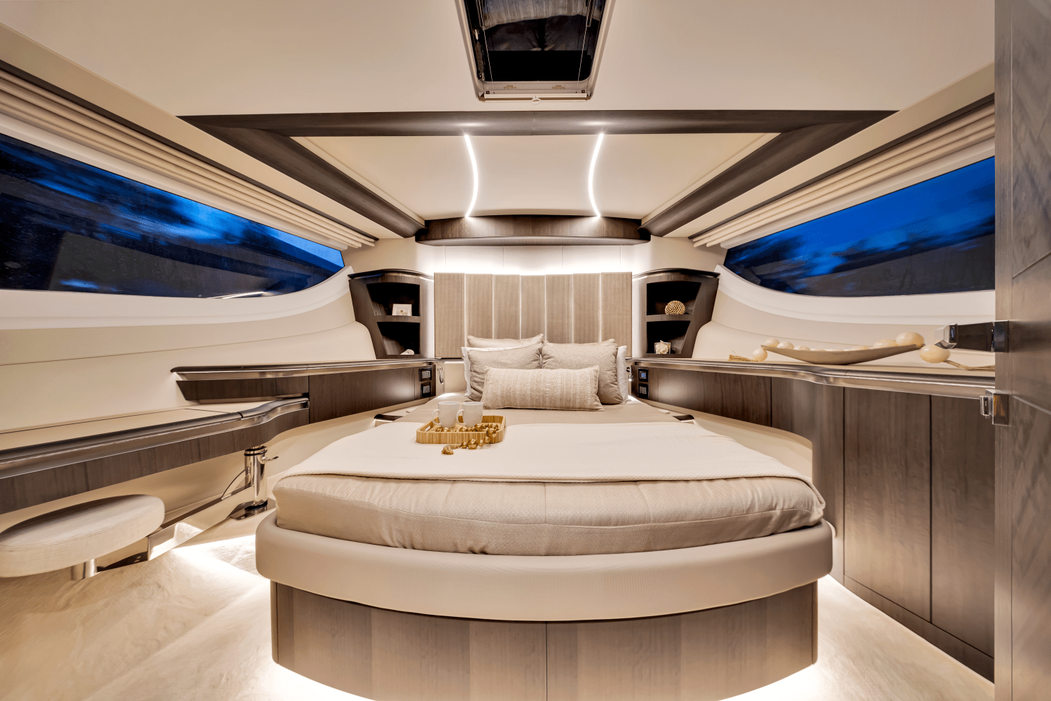 2025 Galeon 560 FLY Image Thumbnail #5