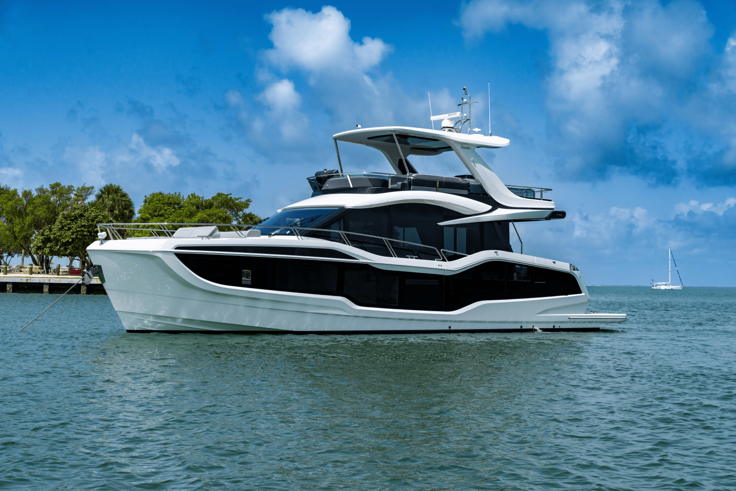 2025 Galeon 560 FLY Image Thumbnail #1
