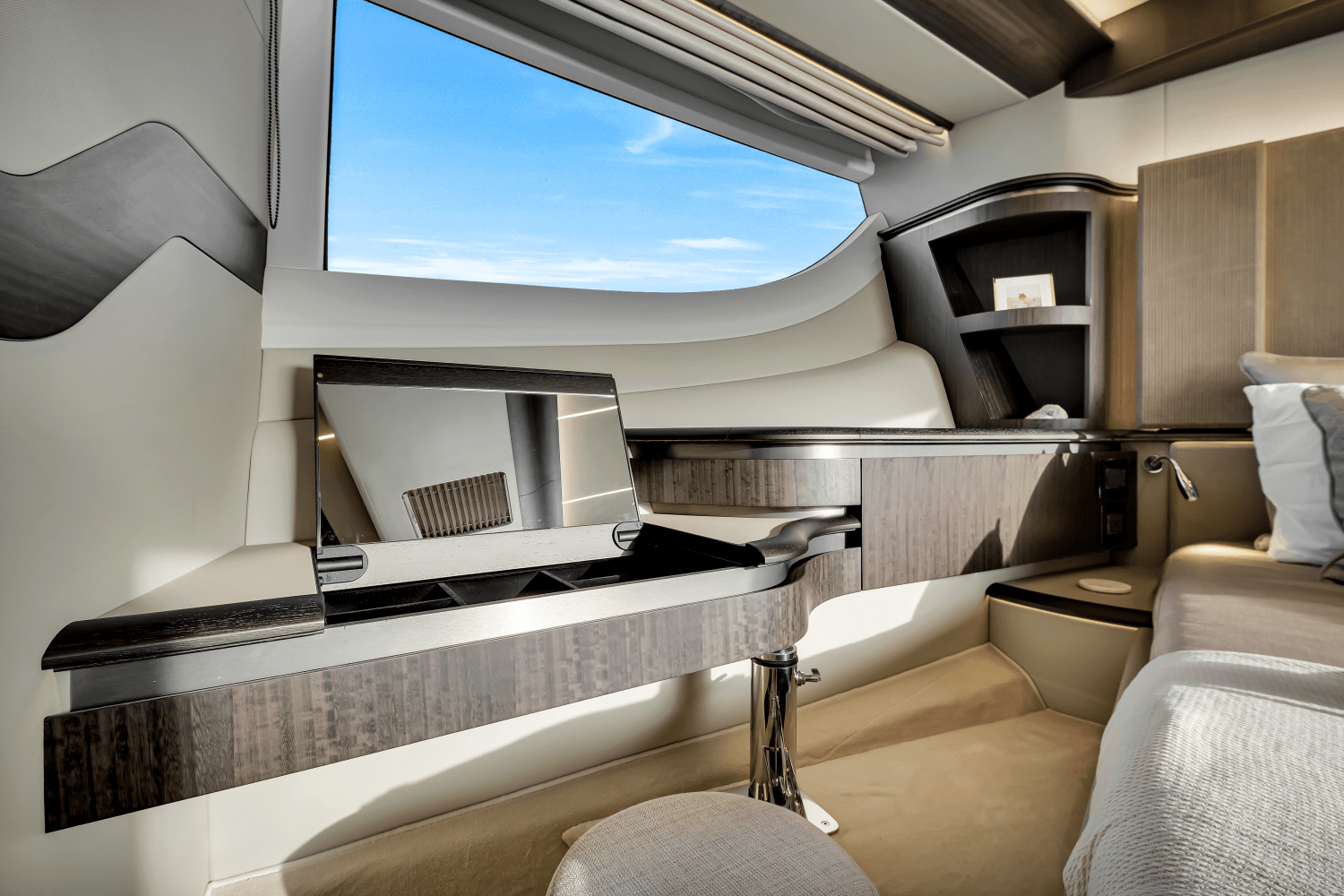 2025 Galeon 560 FLY Image Thumbnail #51