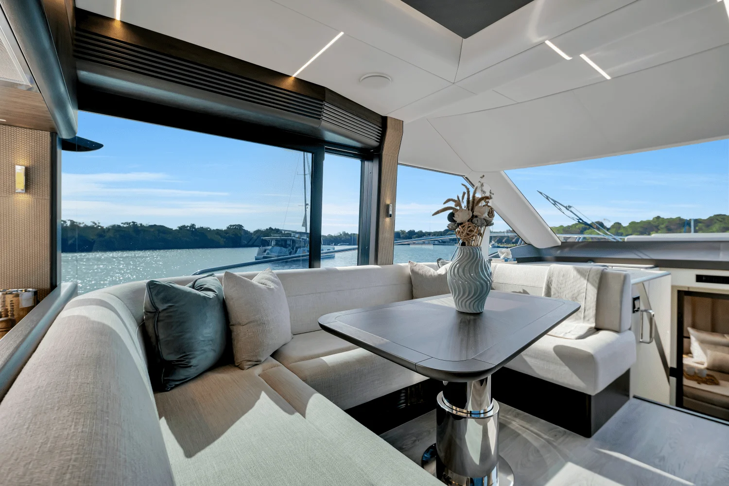 2025 Galeon 560 FLY Image Thumbnail #60