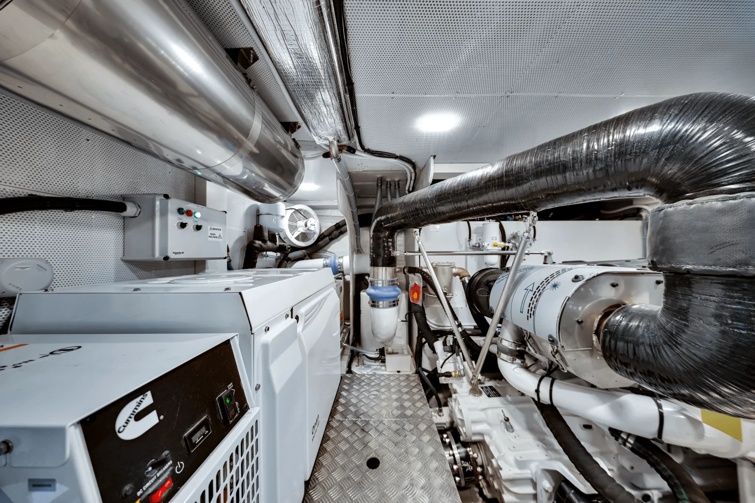 2025 Galeon 560 FLY Image Thumbnail #9