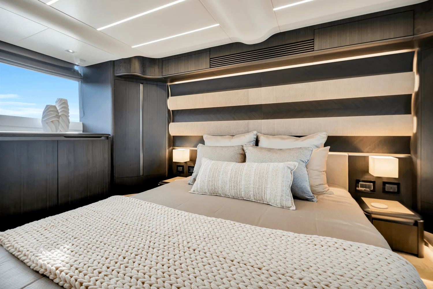 2025 Galeon 560 FLY Image Thumbnail #43