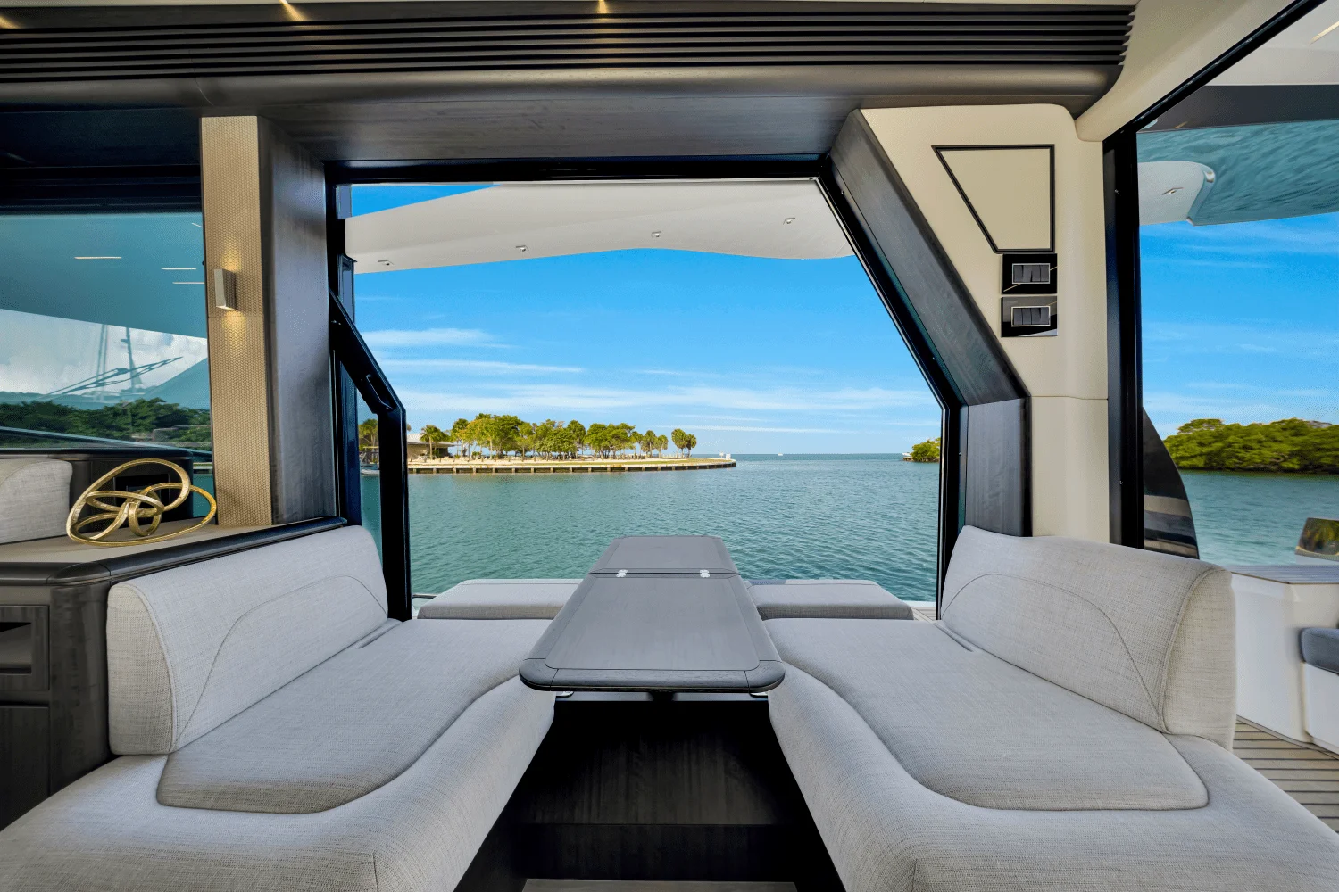 2025 Galeon 560 FLY Image Thumbnail #15