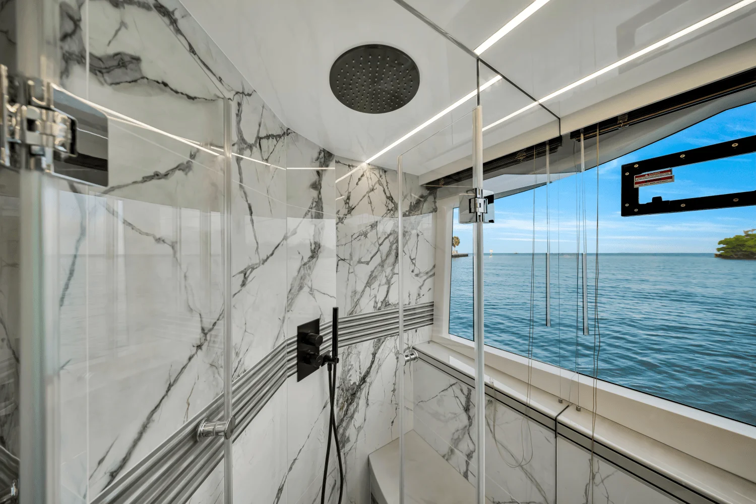 2025 Galeon
                                                             560 FLY Image Thumbnail #84