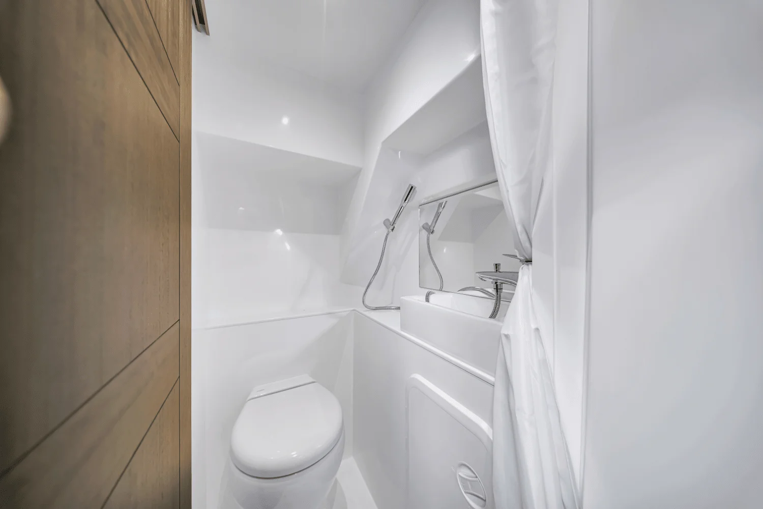 2025 Galeon 560 FLY Image Thumbnail #31