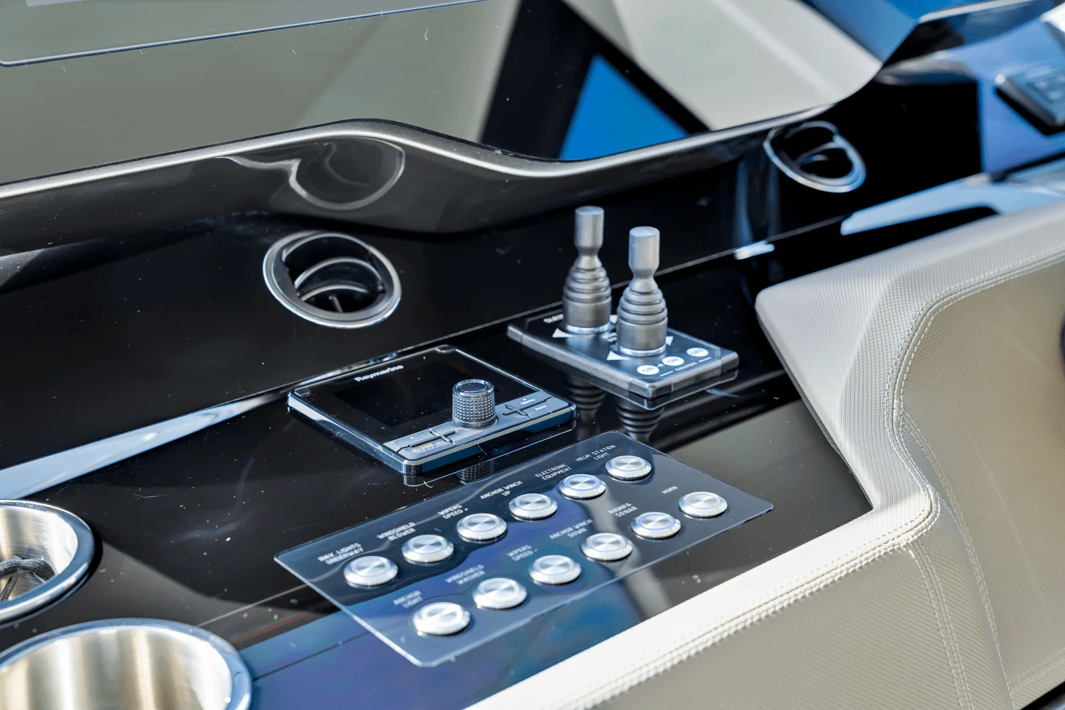 2025 Galeon
                                                             560 FLY Image Thumbnail #73