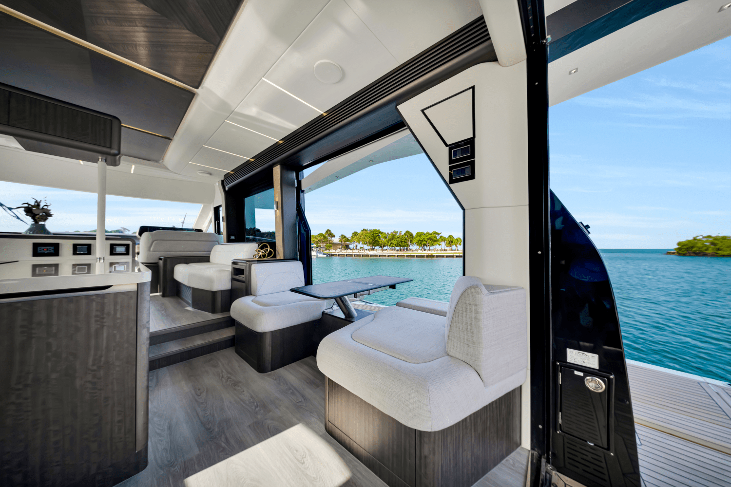 2025 Galeon 560 FLY Image Thumbnail #7