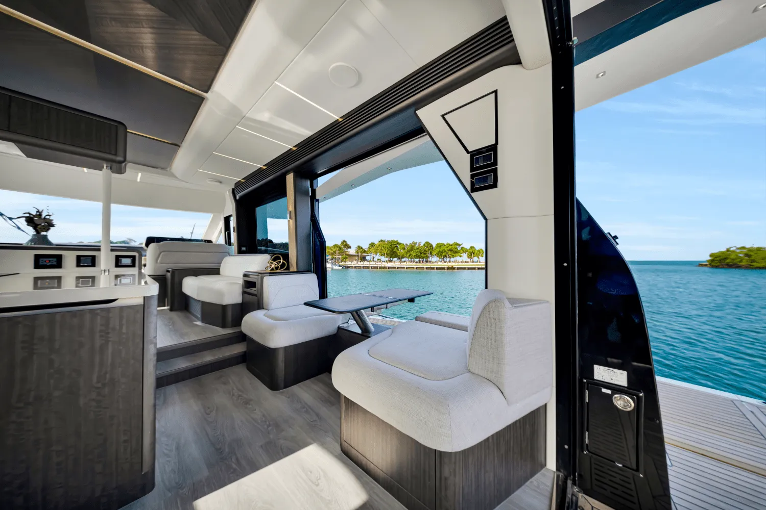2025 Galeon 560 FLY Image Thumbnail #7