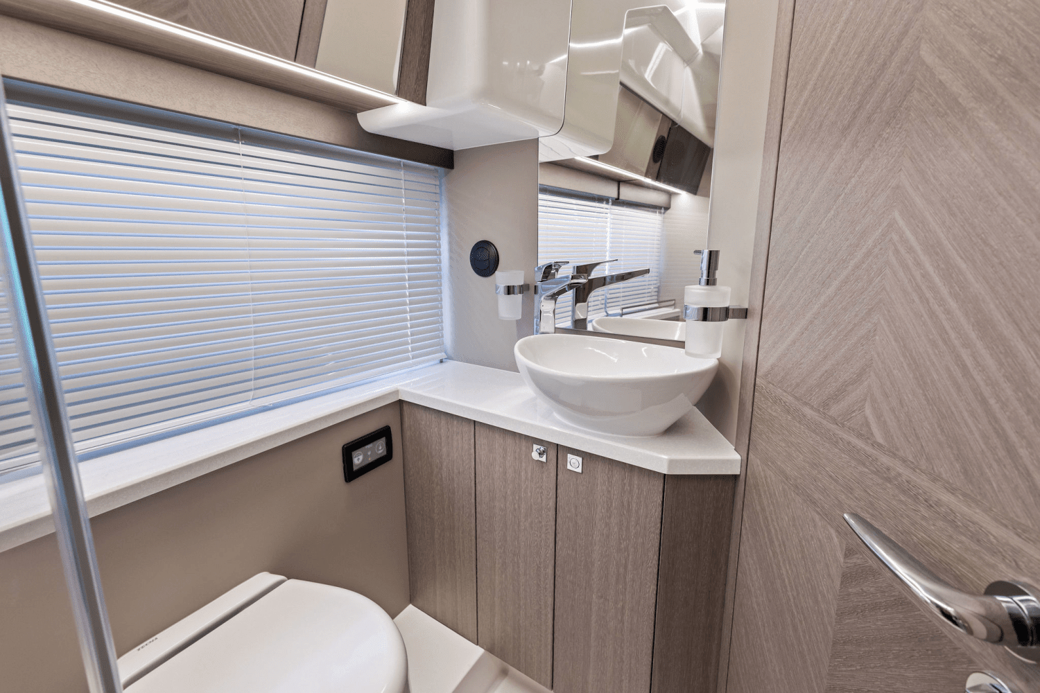 2025 Galeon 400 FLY Image Thumbnail #19