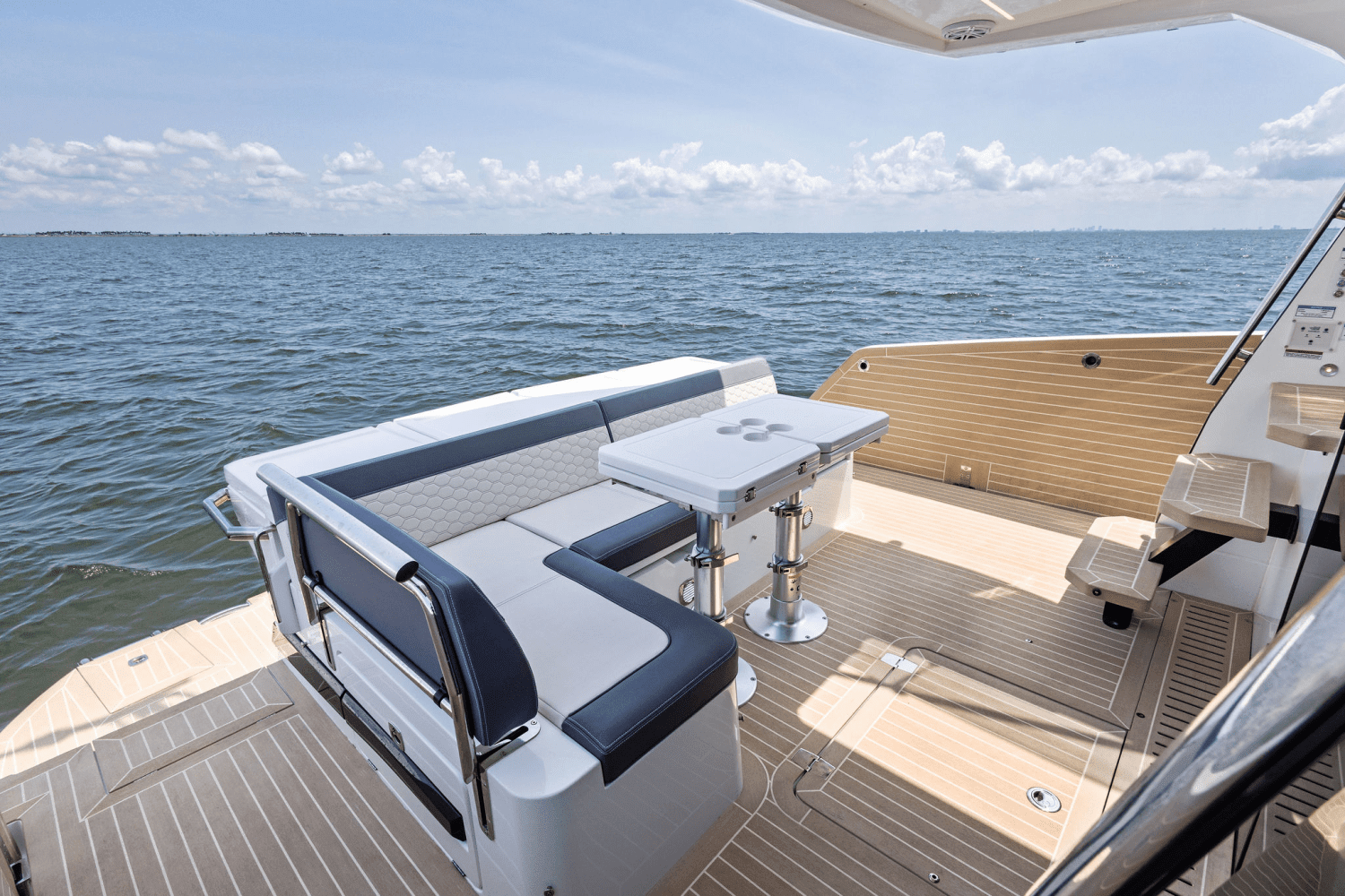 2025 Galeon 400 FLY Image Thumbnail #33