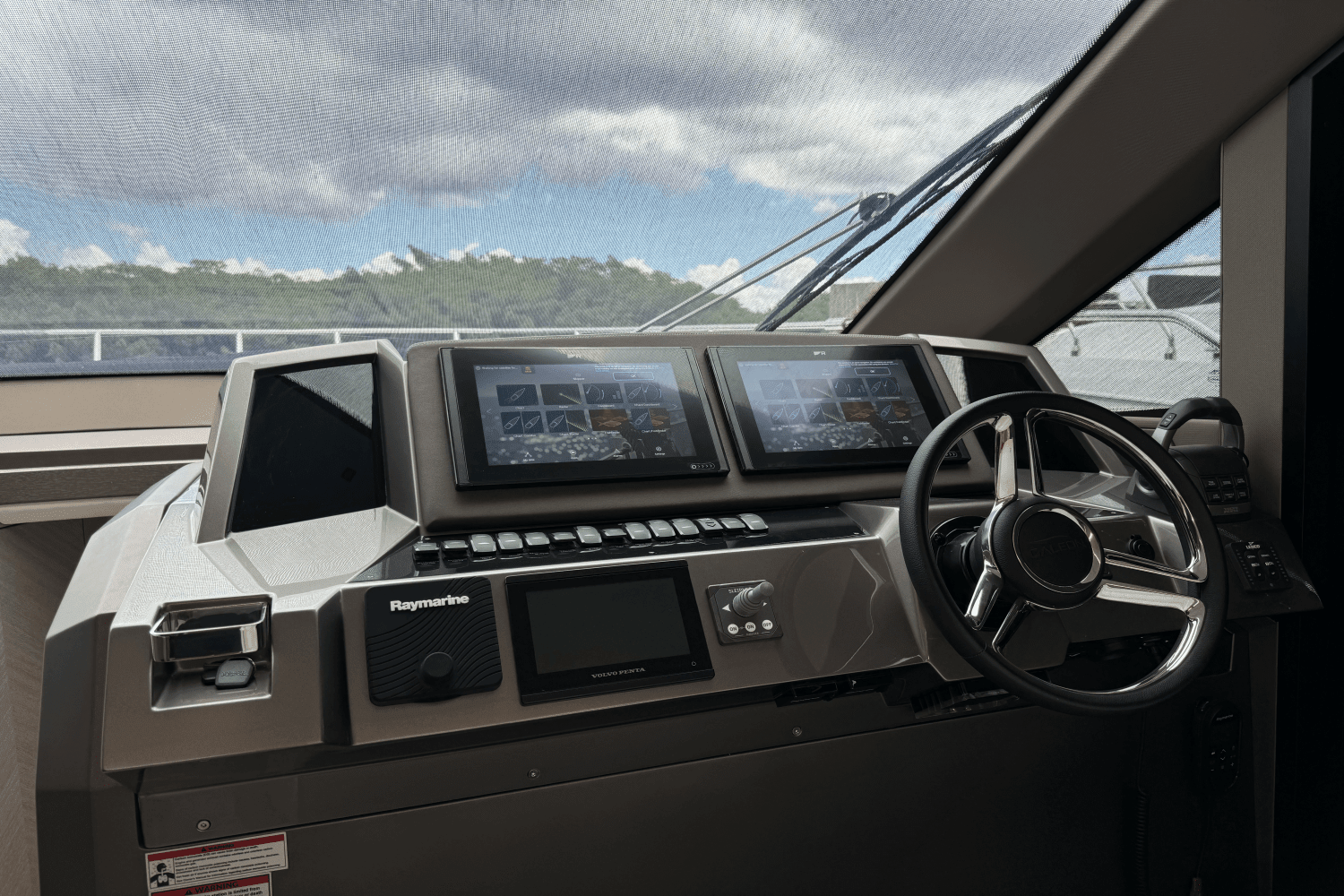 2025 Galeon 400 FLY Image Thumbnail #24