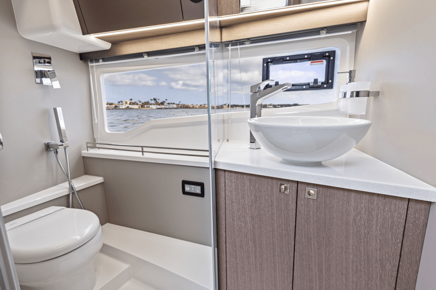 2025 Galeon 400 FLY Image Thumbnail #10