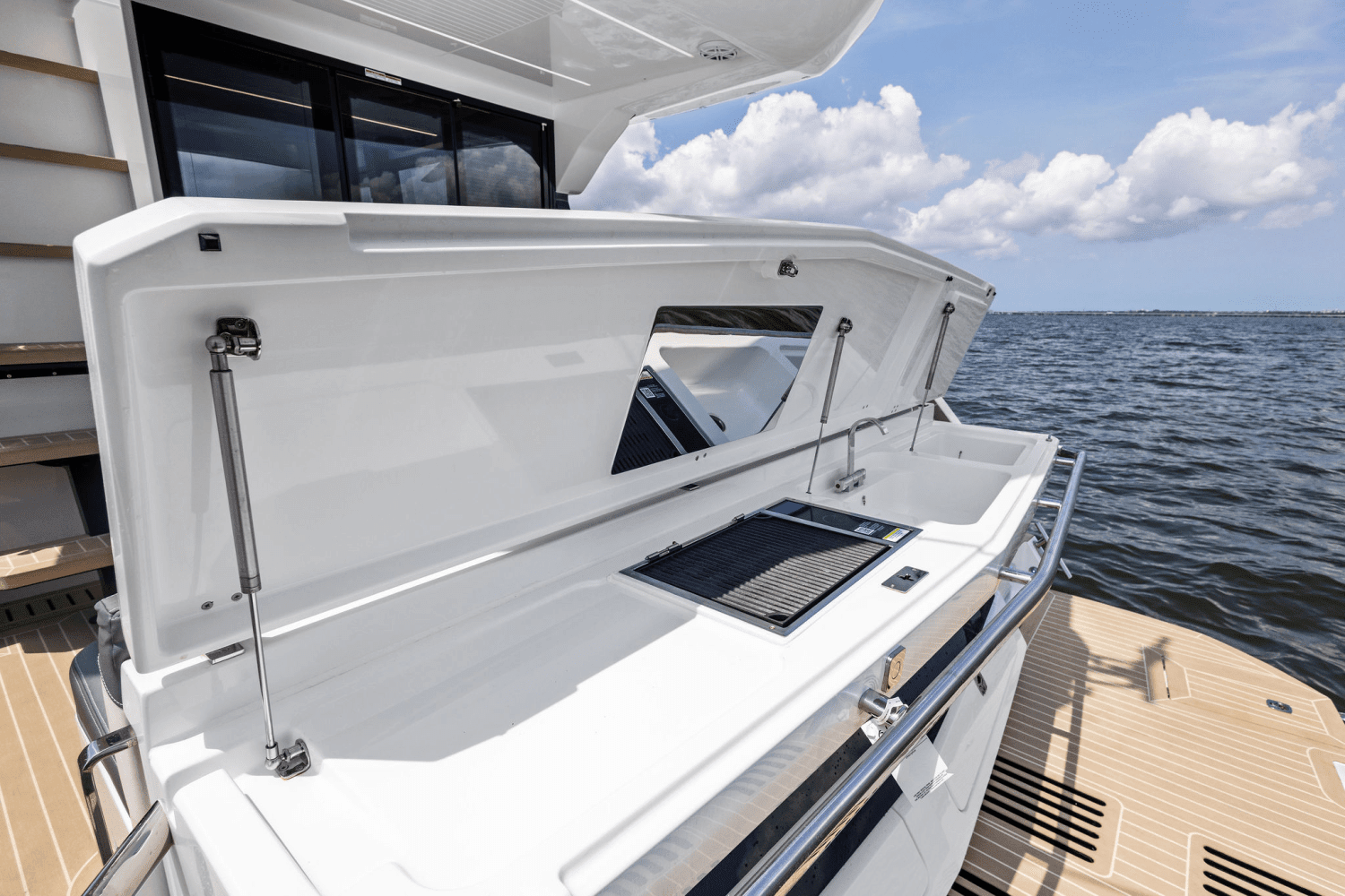2025 Galeon 400 FLY Image Thumbnail #38