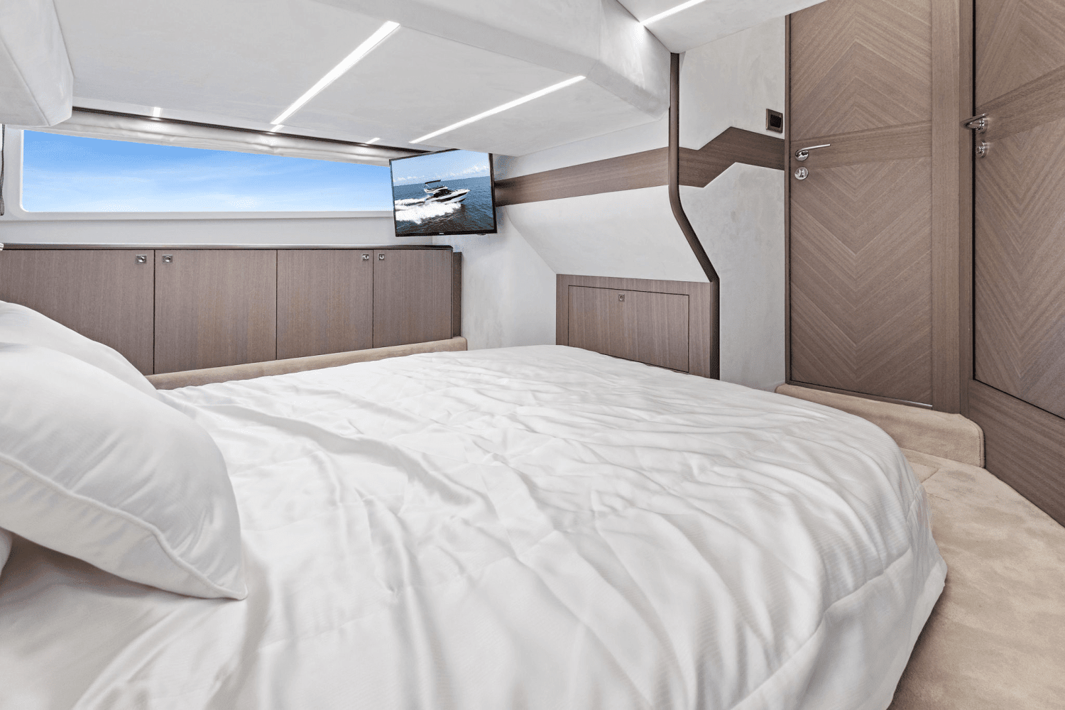2025 Galeon 400 FLY Image Thumbnail #13