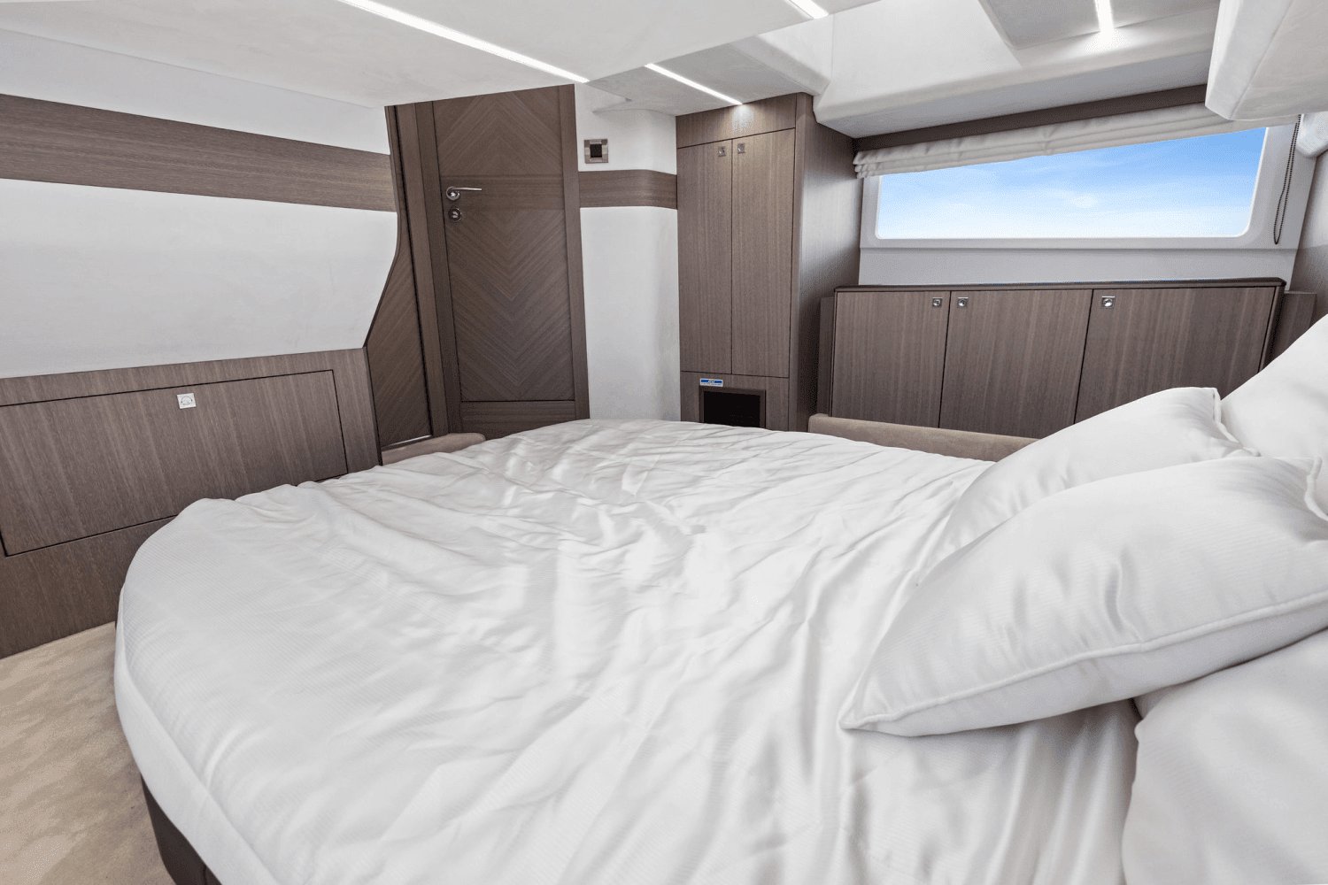 2025 Galeon 400 FLY Image Thumbnail #15