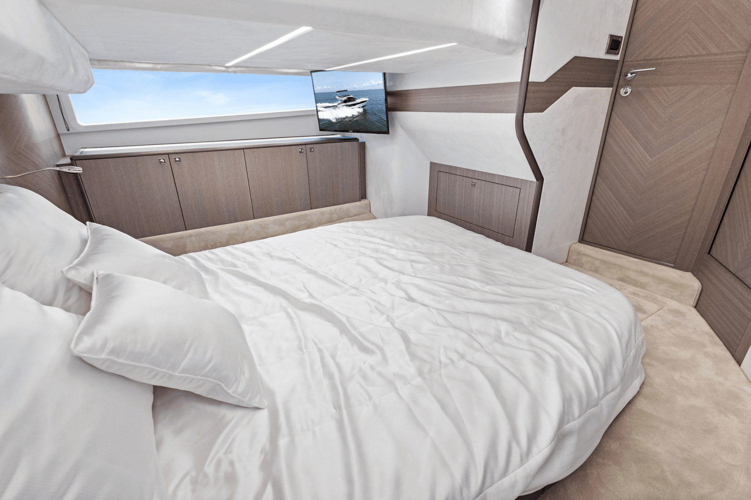 2025 Galeon 400 FLY Image Thumbnail #14