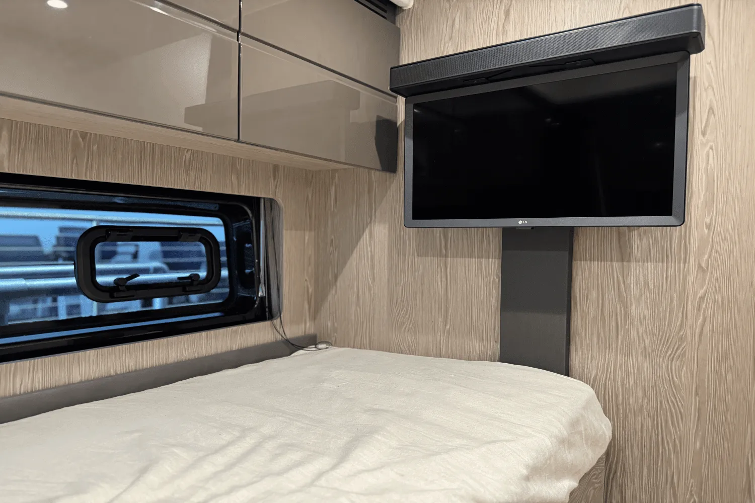 2025 Azimut ATLANTIS 45 Image Thumbnail #24