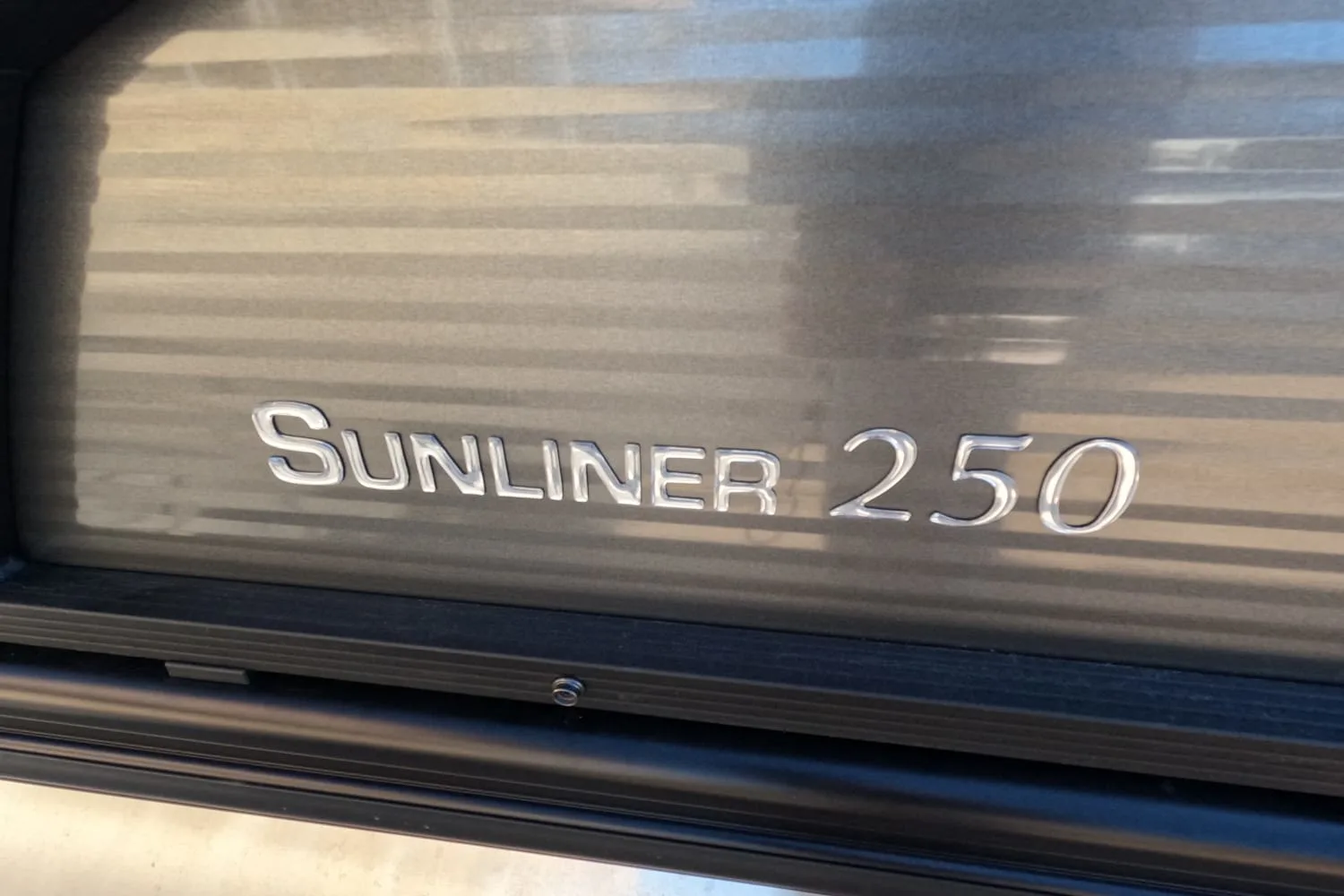 2023 Harris
                                                             Sunliner 250 Image Thumbnail #4