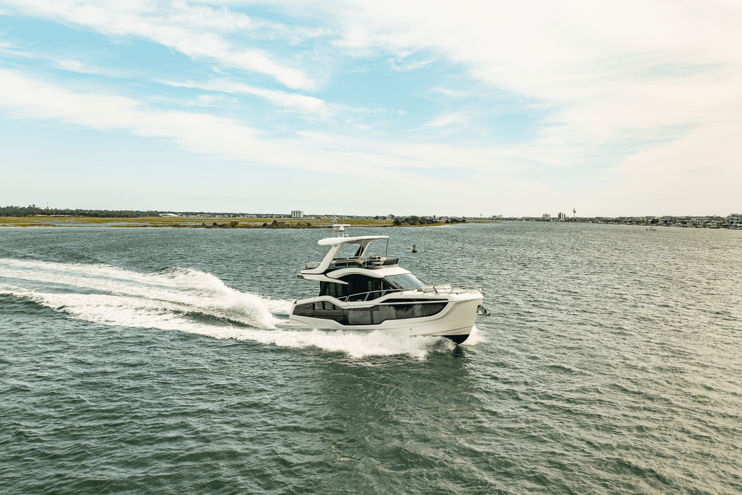 2025 Galeon 560 FLY Image Thumbnail #13